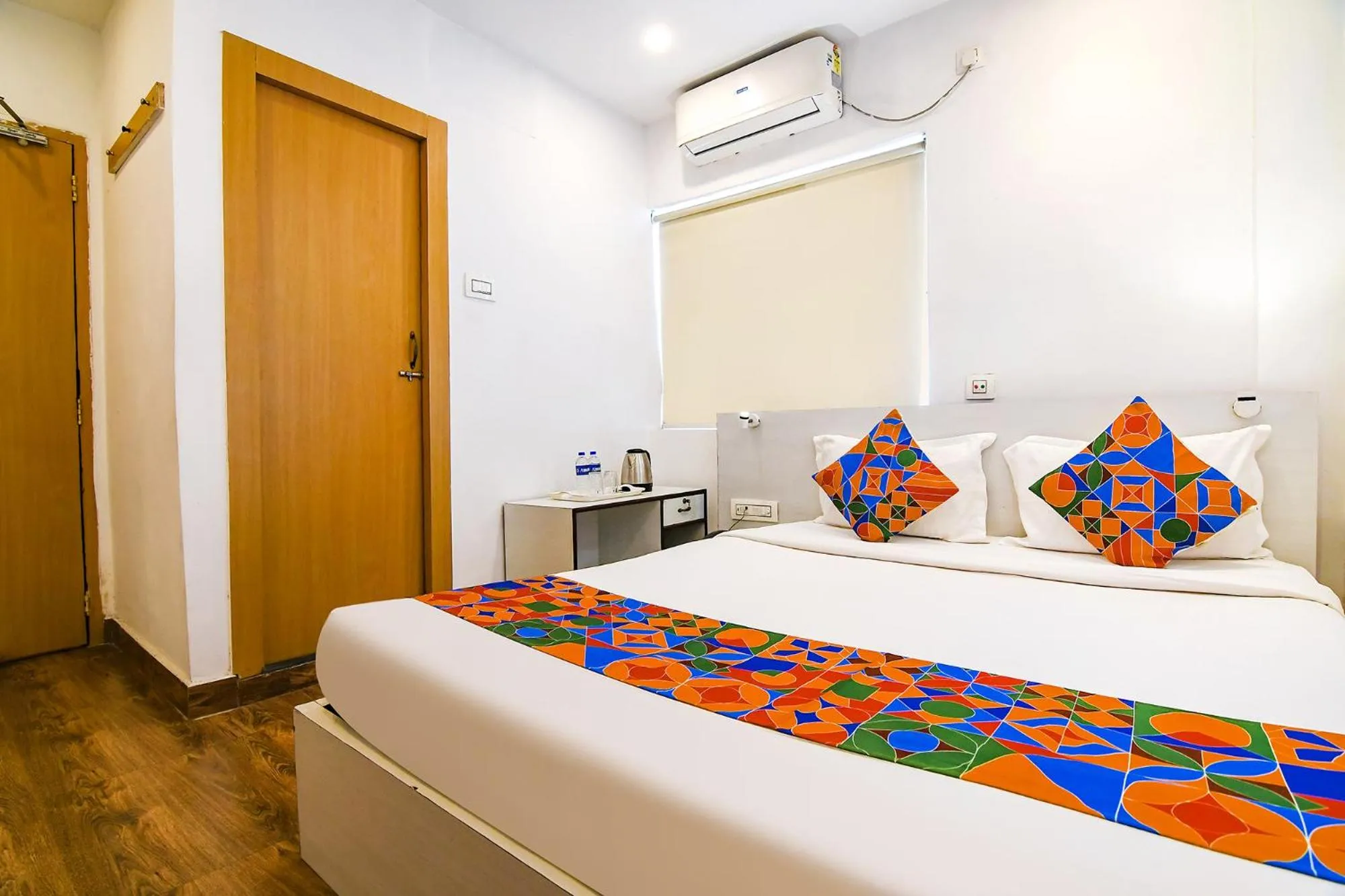 Bed in FabHotel Globe Express - Nr Ruby Hospital