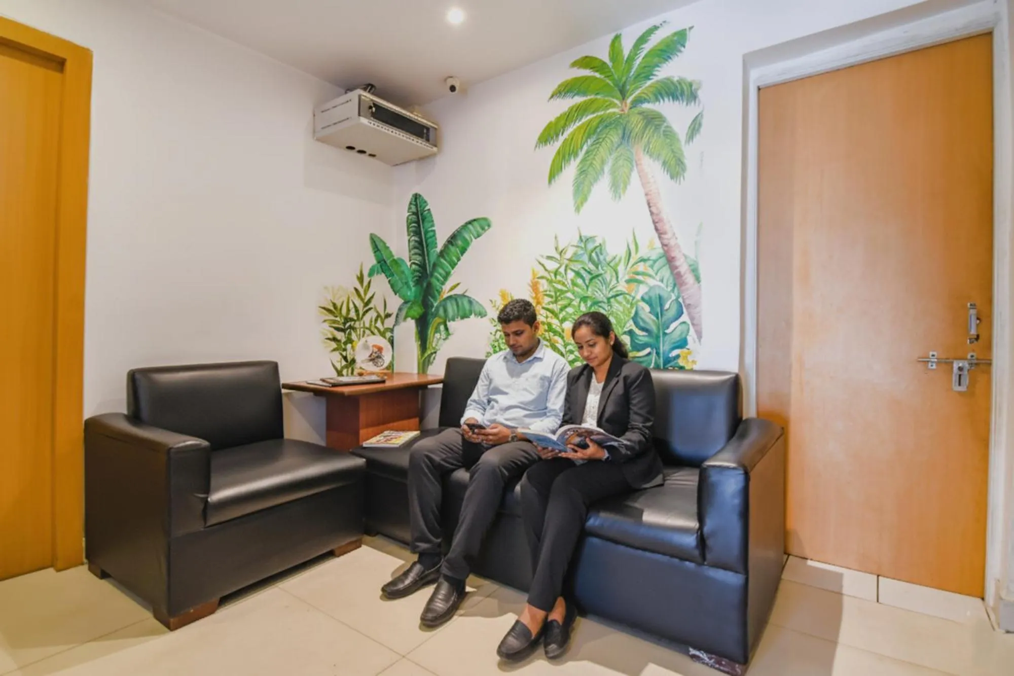 Seating area in FabHotel Globe Express - Nr Ruby Hospital