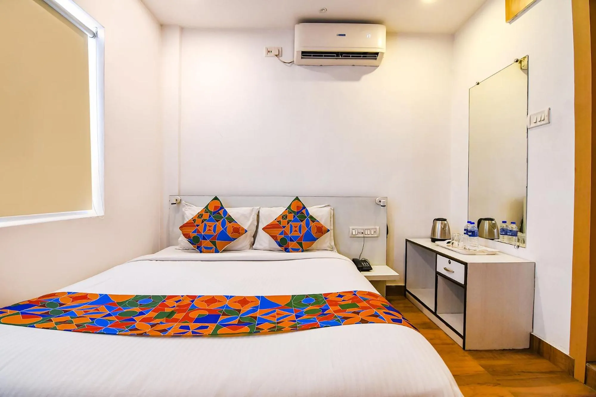 Bed in FabHotel Globe Express - Nr Ruby Hospital