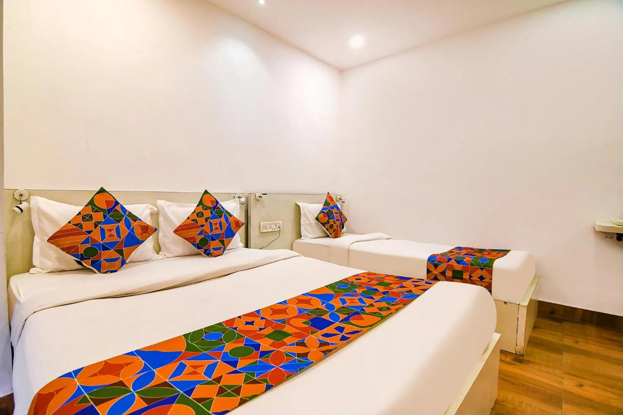 Bed in FabHotel Globe Express - Nr Ruby Hospital