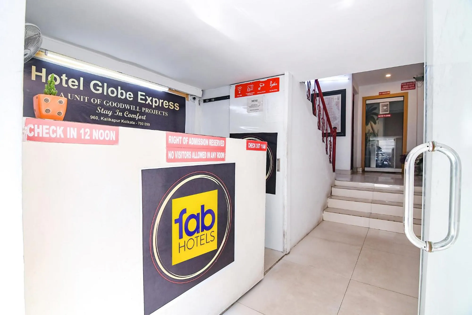 Lobby or reception in FabHotel Globe Express - Nr Ruby Hospital