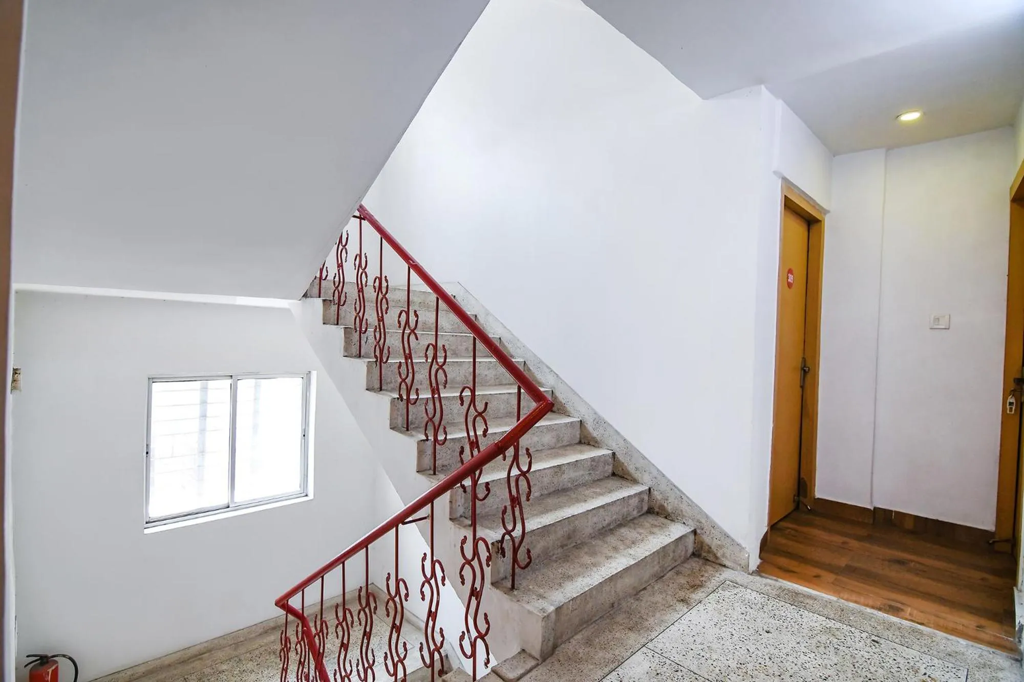 Lobby or reception in FabHotel Globe Express - Nr Ruby Hospital