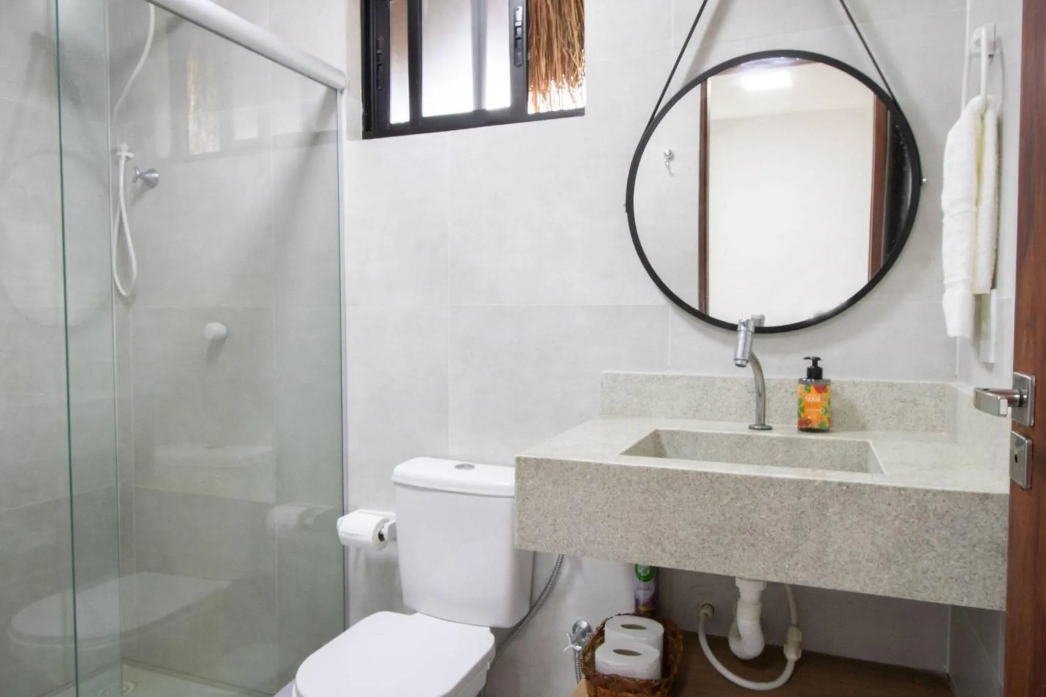 Bathroom in Casa Milagres 03 suítes - a 300m da Praia