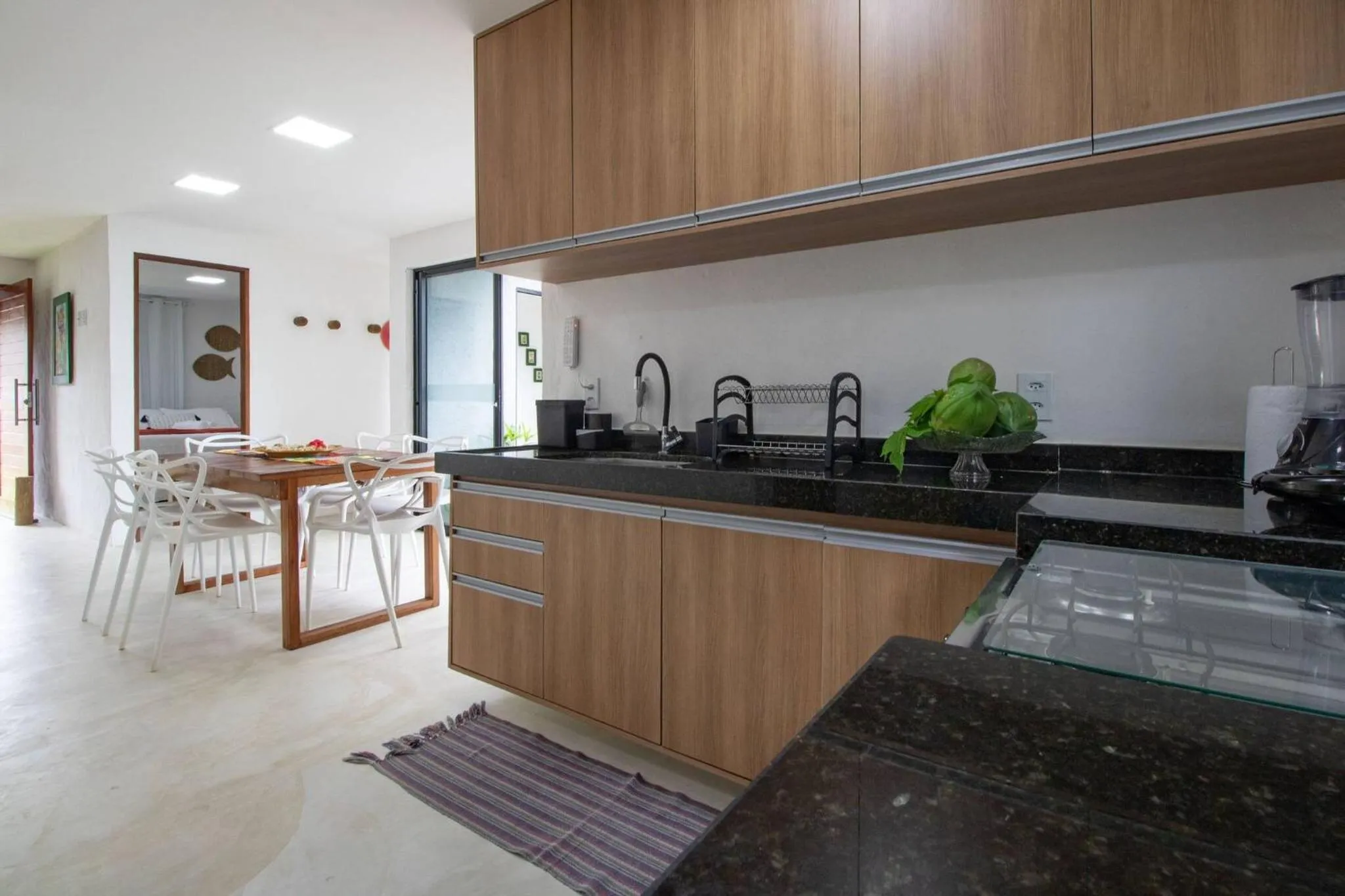 Kitchen or kitchenette in Casa Milagres 03 suítes - a 300m da Praia