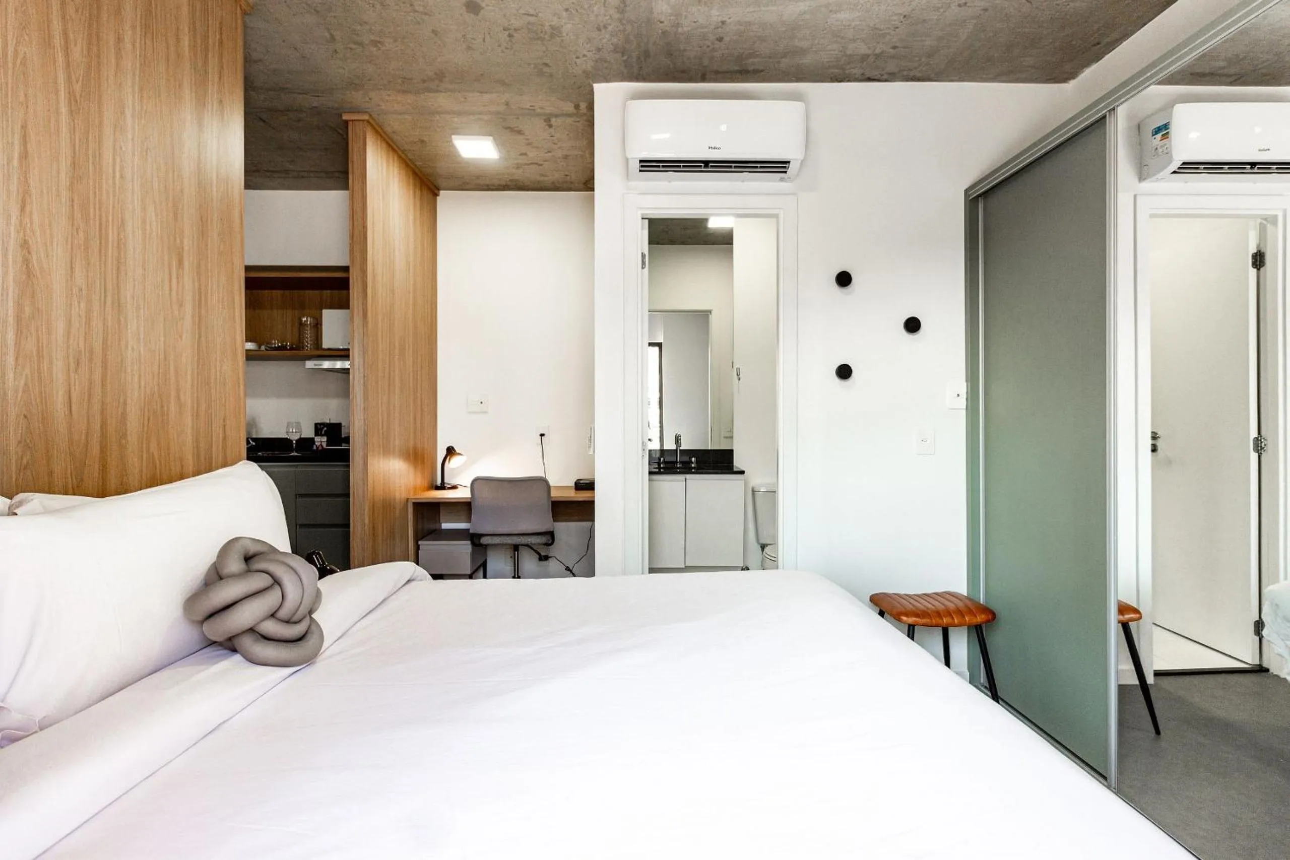 Bed in Xtay BK30 Largo do Arouche - Estúdios aconchegantes e funcionais a 300m do metrô República