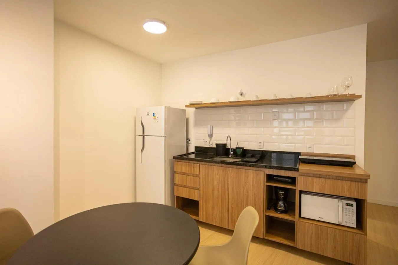 Kitchen or kitchenette in 360 Rio Santos Dumont