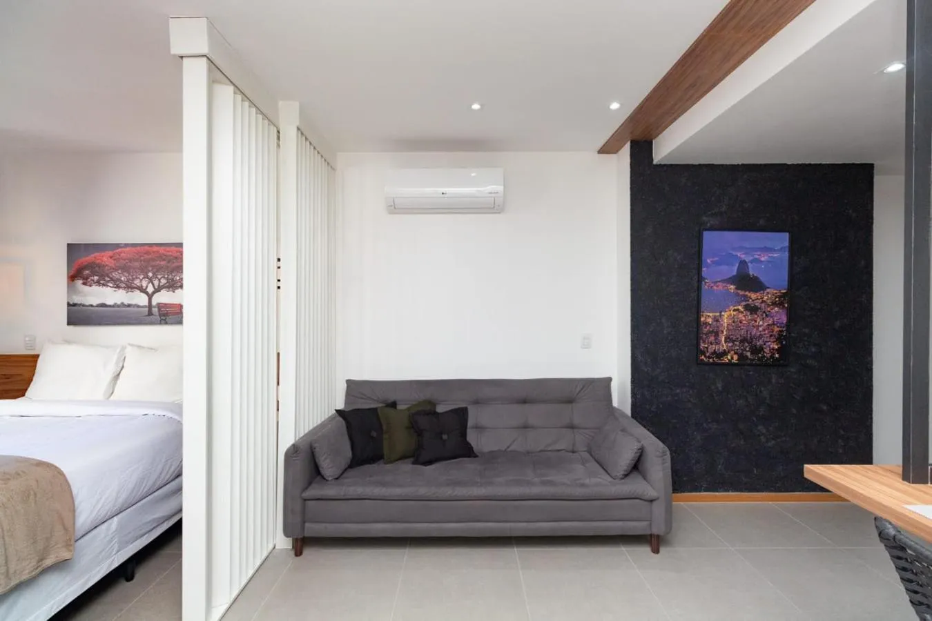 Living room, Bed in 360 Rio Santos Dumont