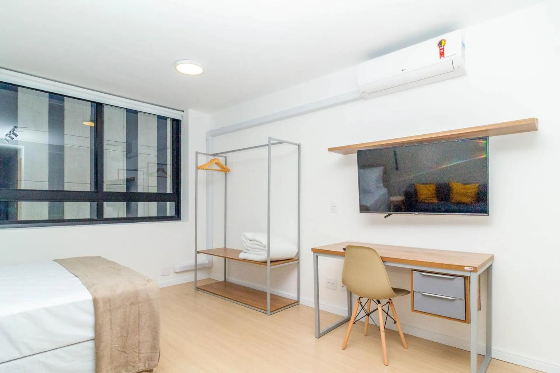 Seating area, Bed in 360 Rio Santos Dumont