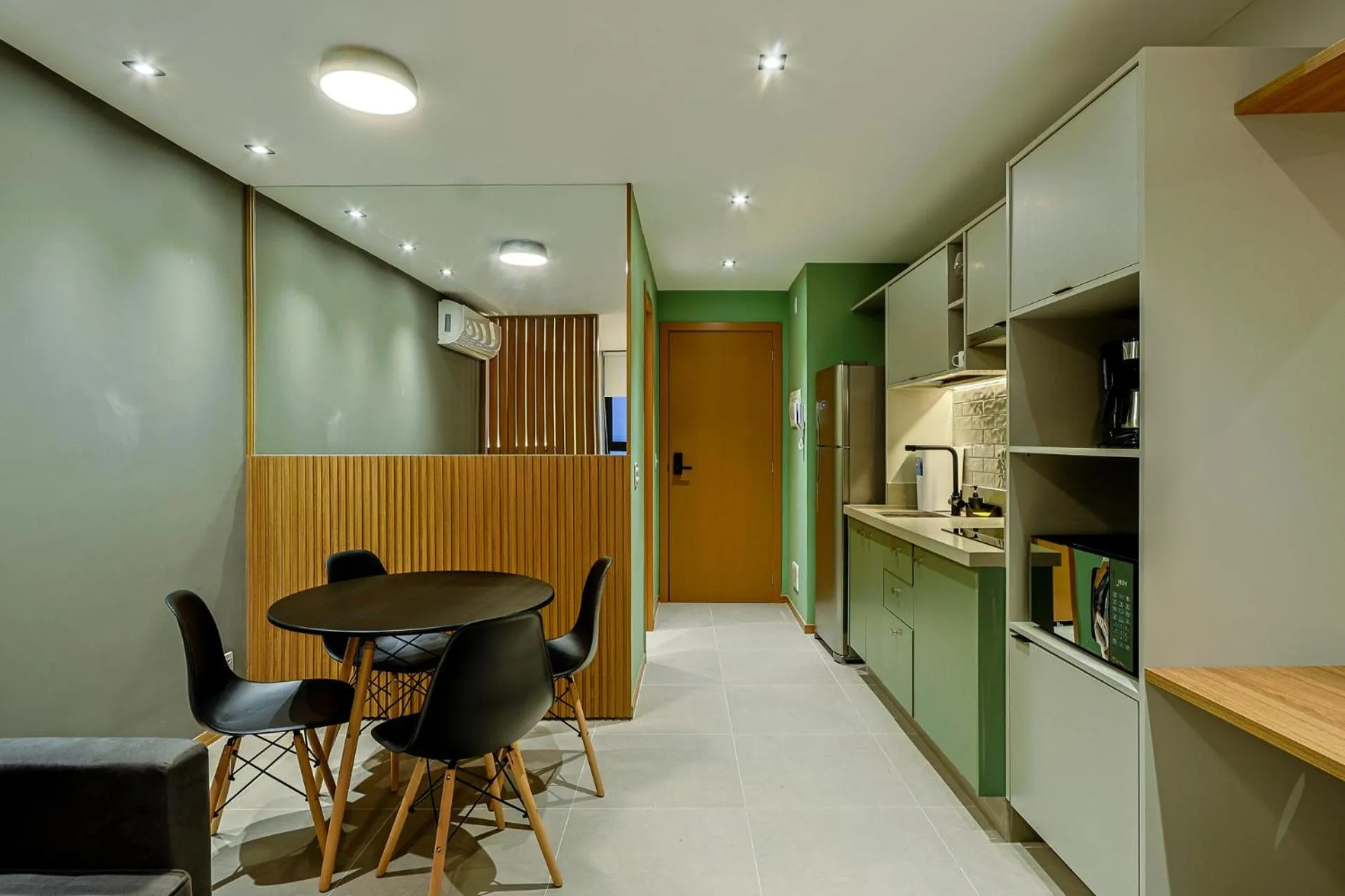 Dining area in 360 Rio Santos Dumont