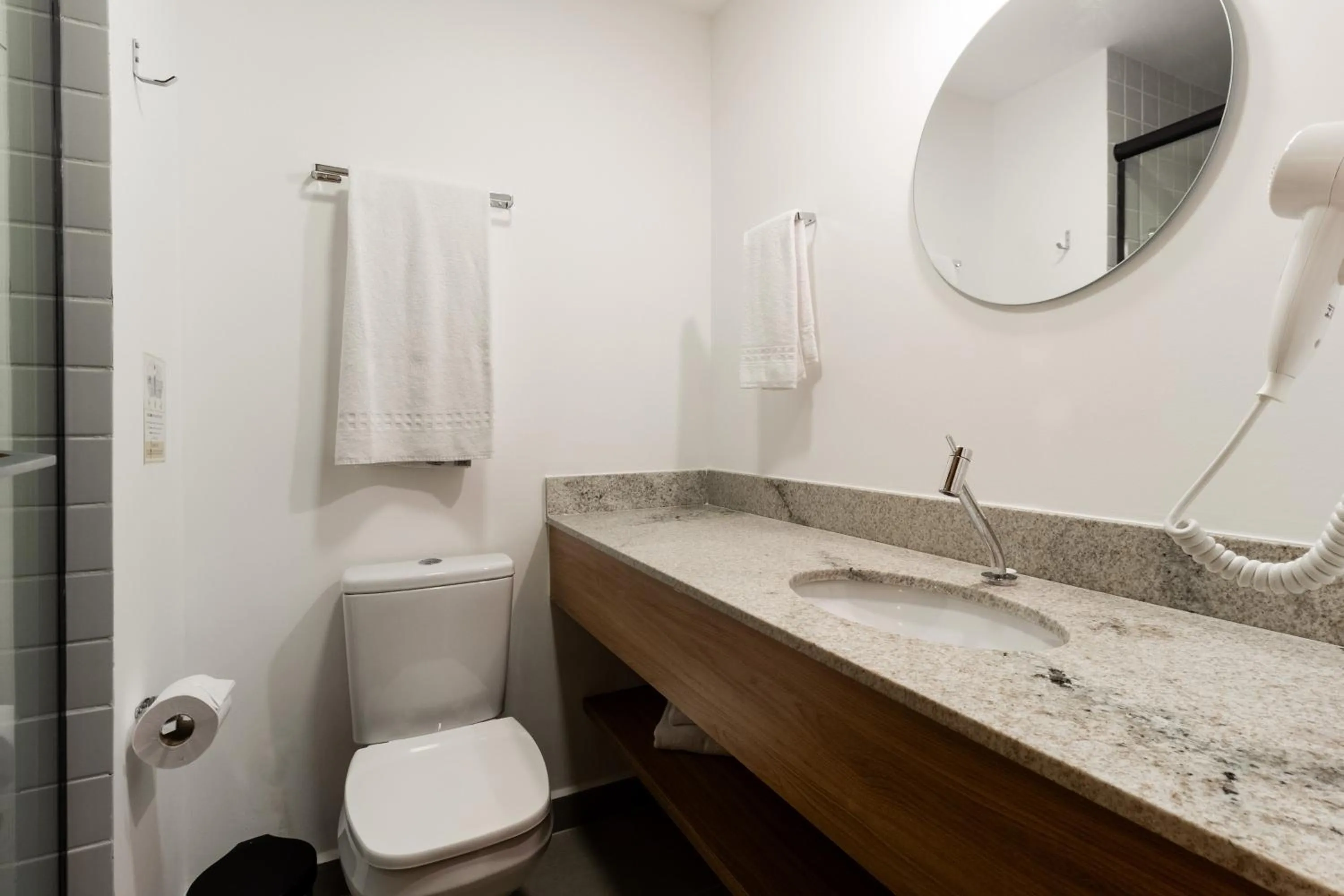 Bathroom in 360 Rio Santos Dumont