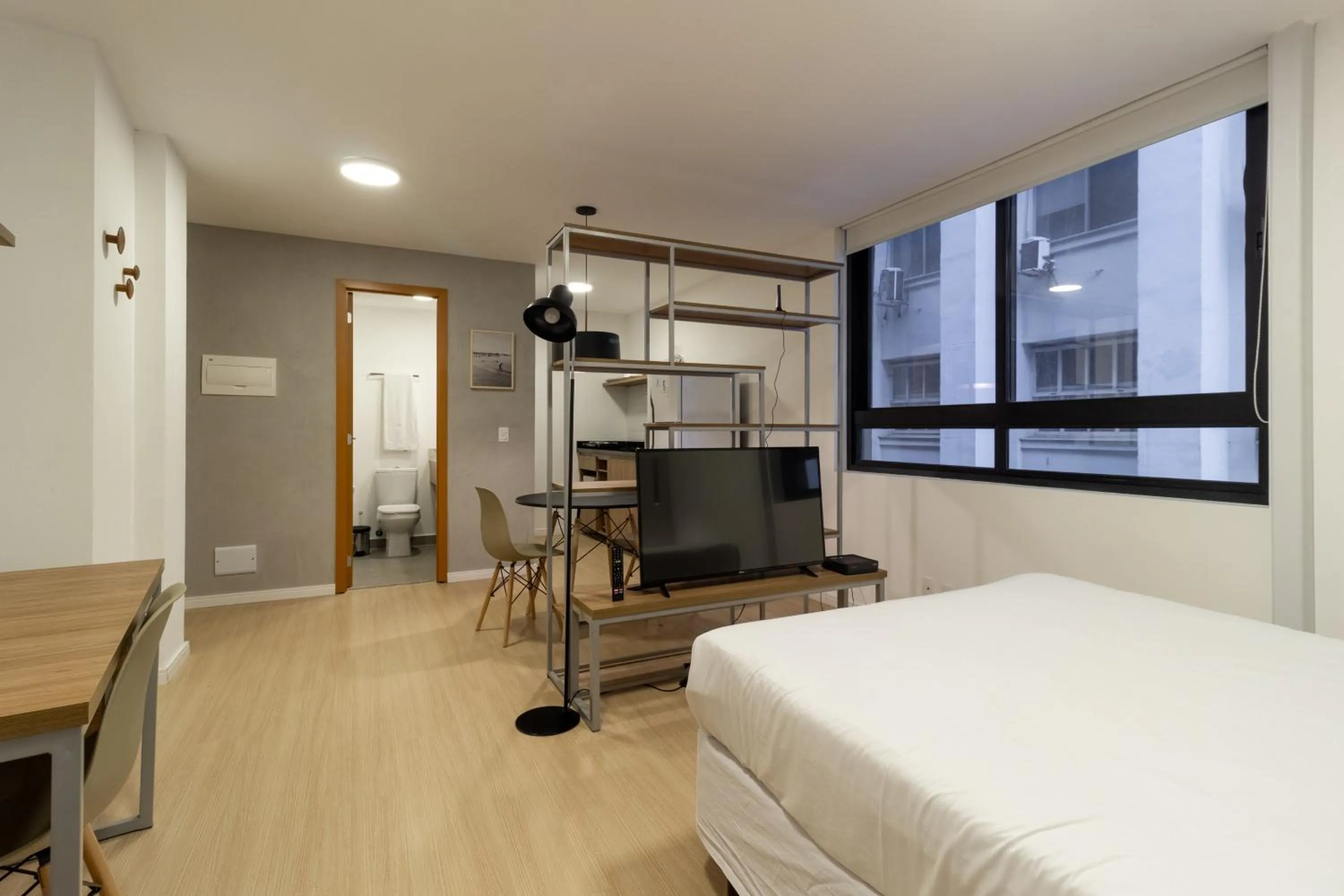 Photo of the whole room, Bed in 360 Rio Santos Dumont