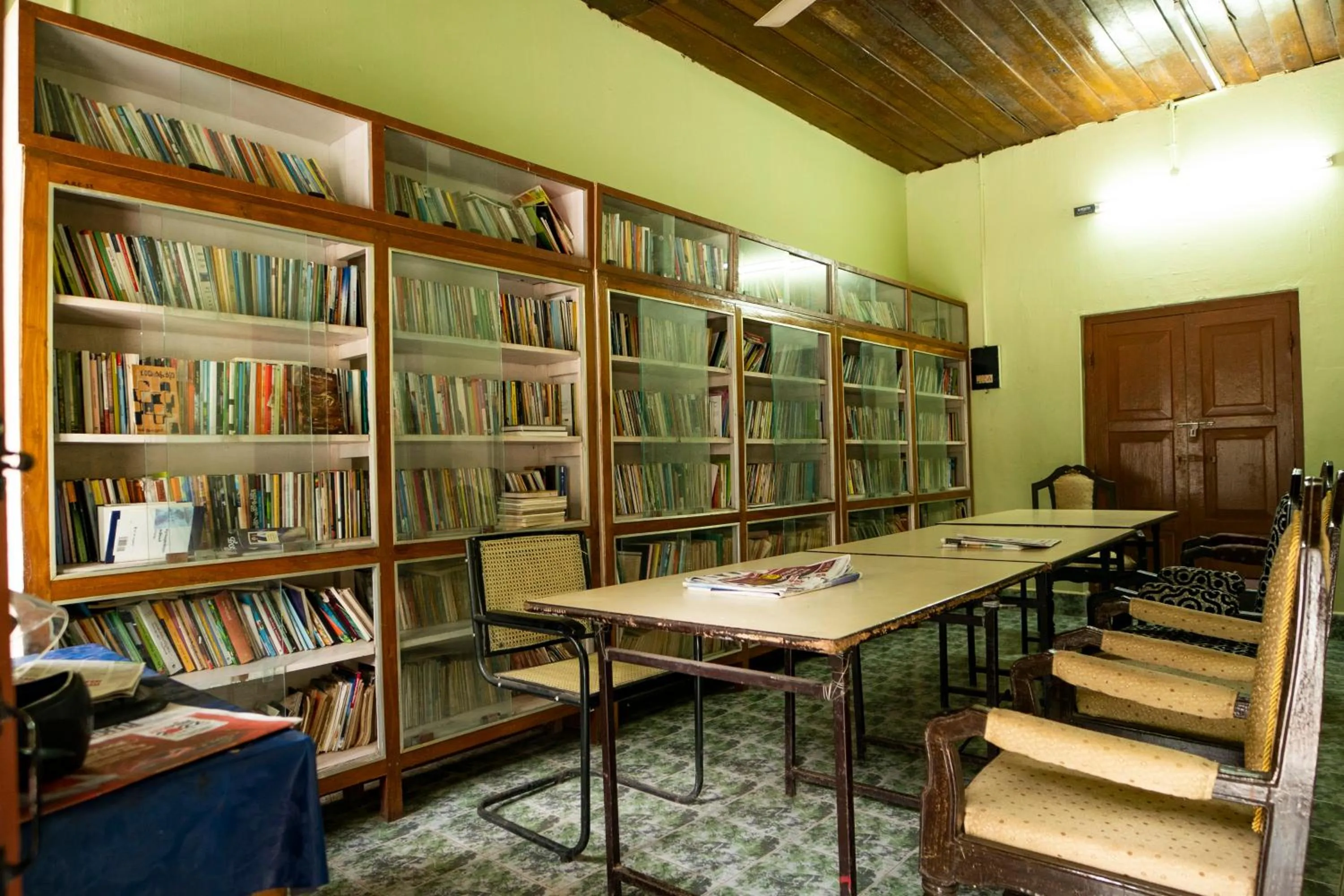 Library in Aranya Nivas