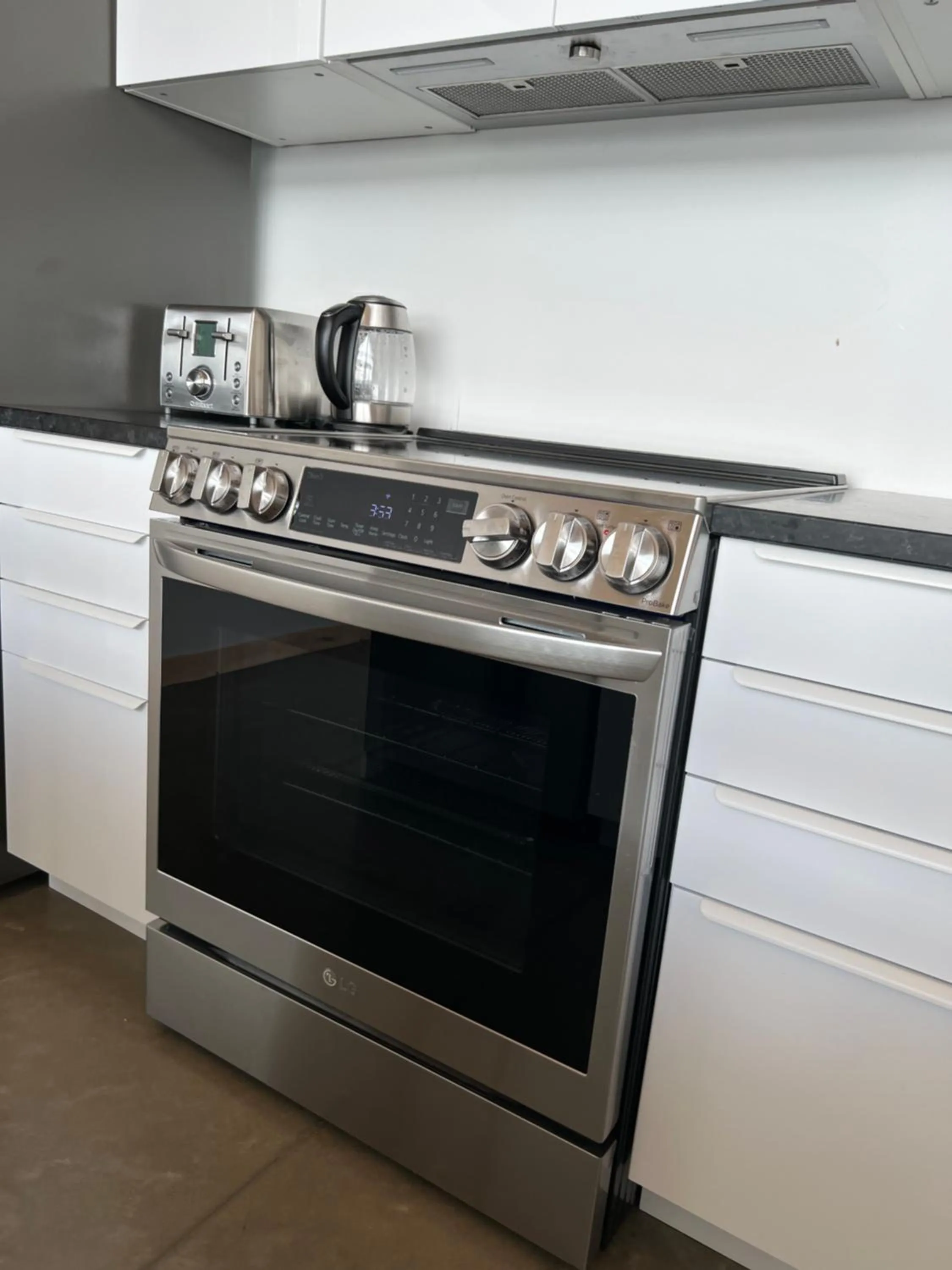 Kitchen or kitchenette in Magical Loft : Breathtaking View & Cozy Fireplace