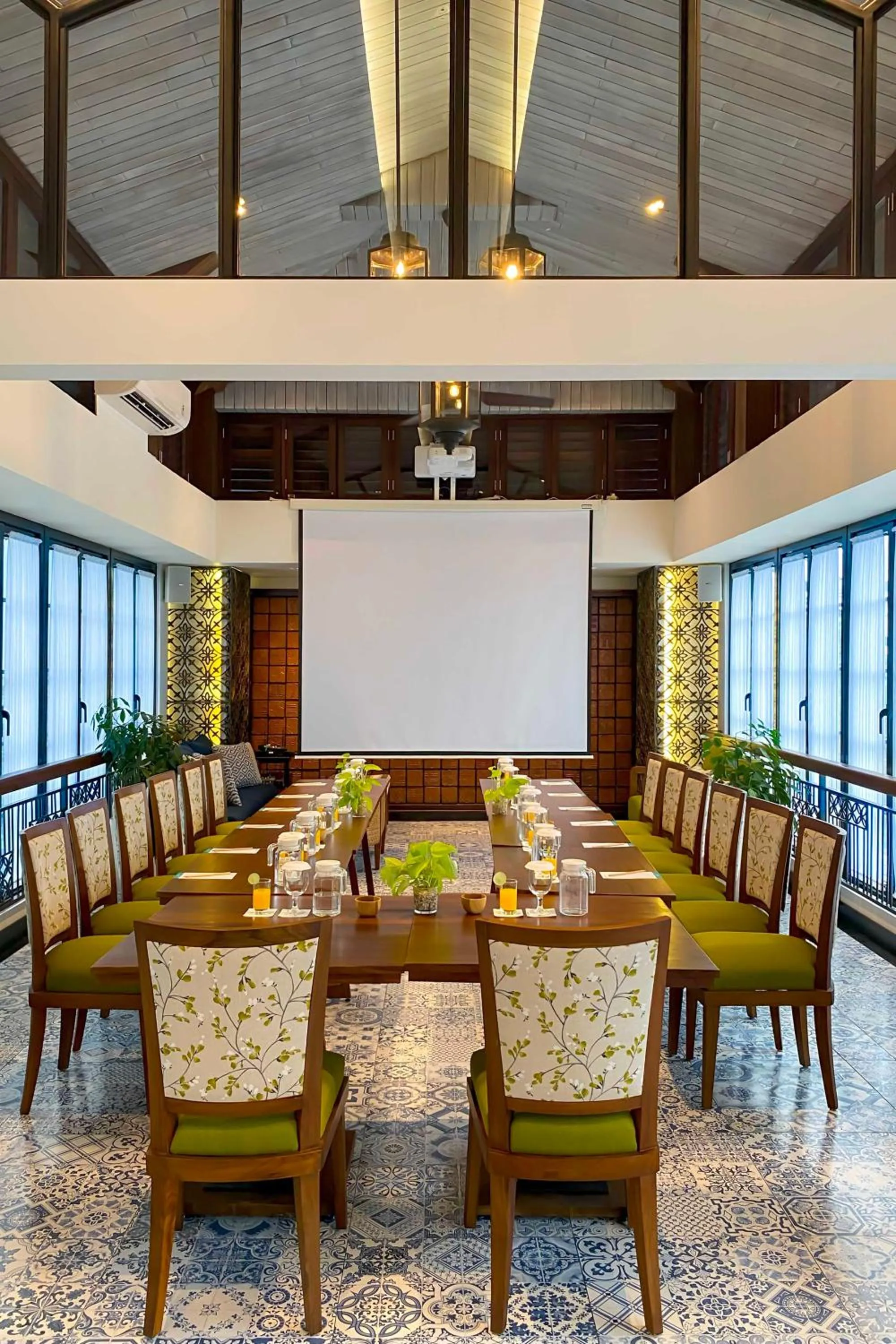 Lounge or bar in THE 1O1 Yogyakarta Tugu