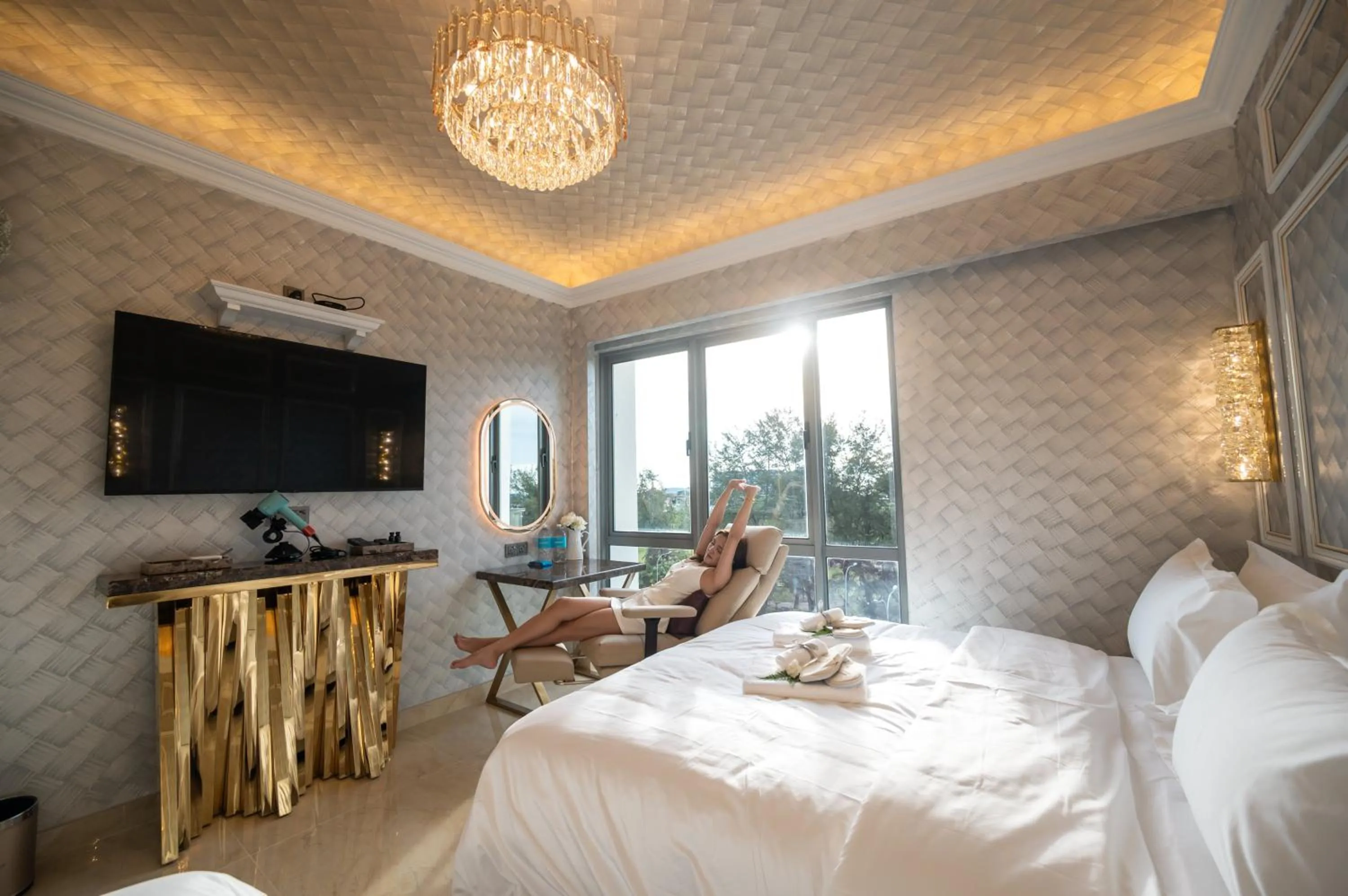 Bedroom, Bed in Ritz Residence, Imago Mall Loft B