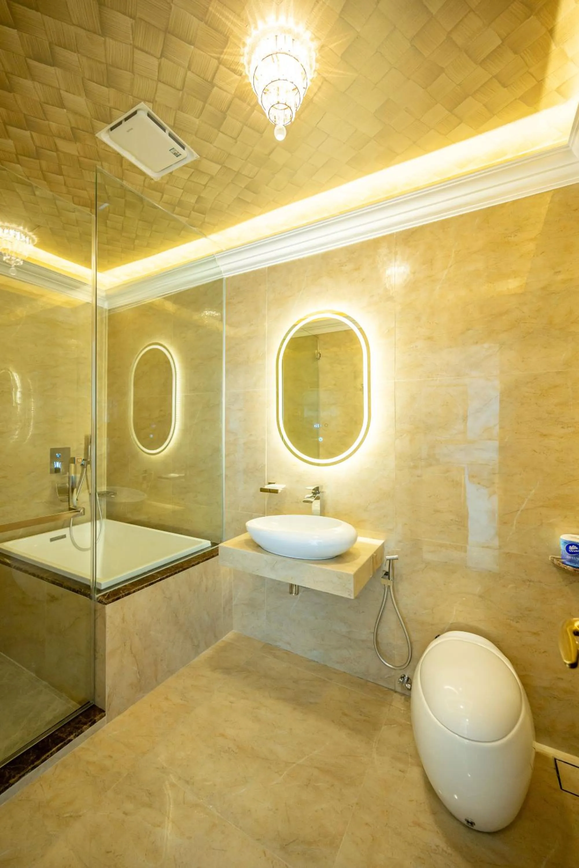 Shower in Ritz Residence, Imago Mall Loft B