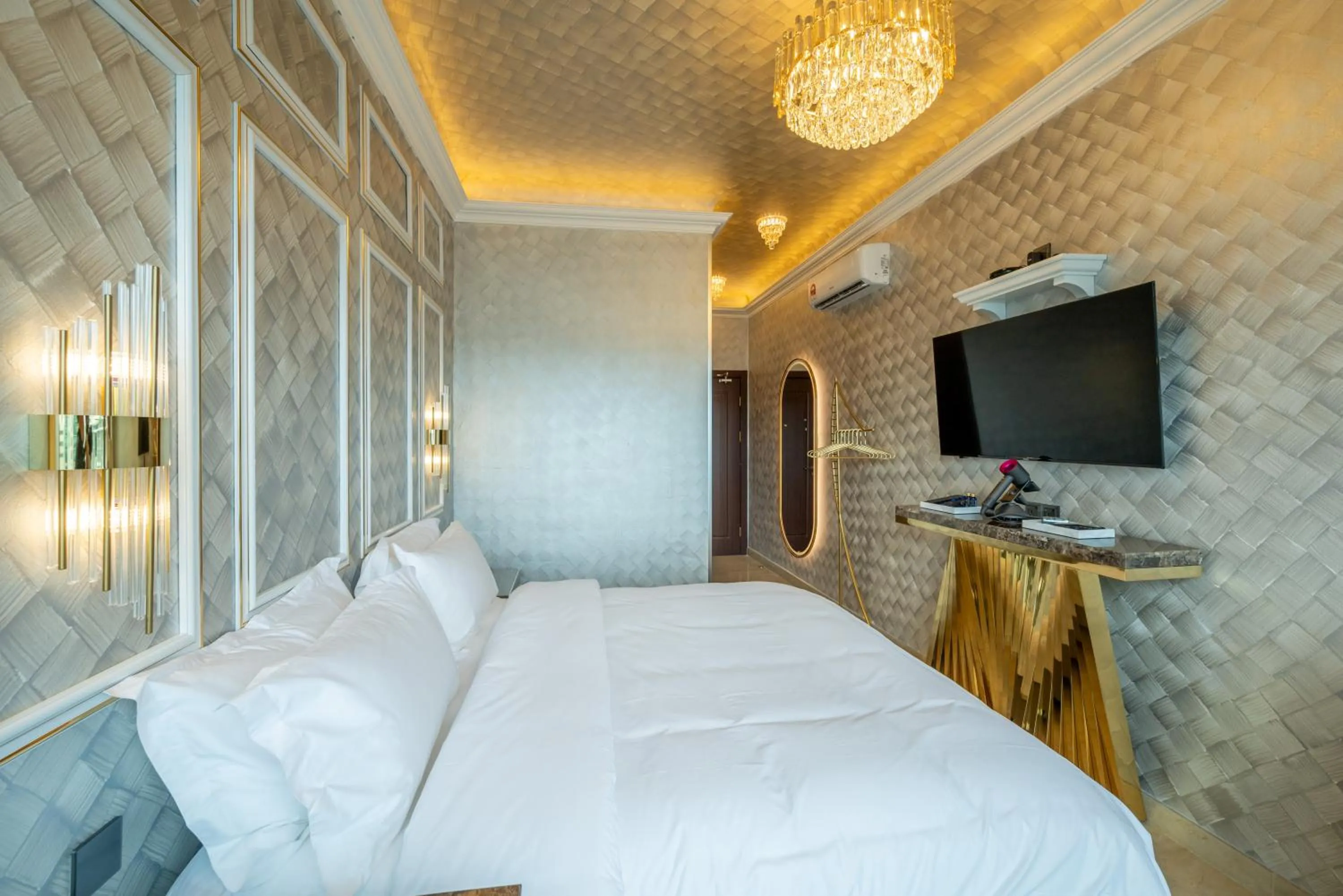 Bed in Ritz Residence, Imago Mall Loft B