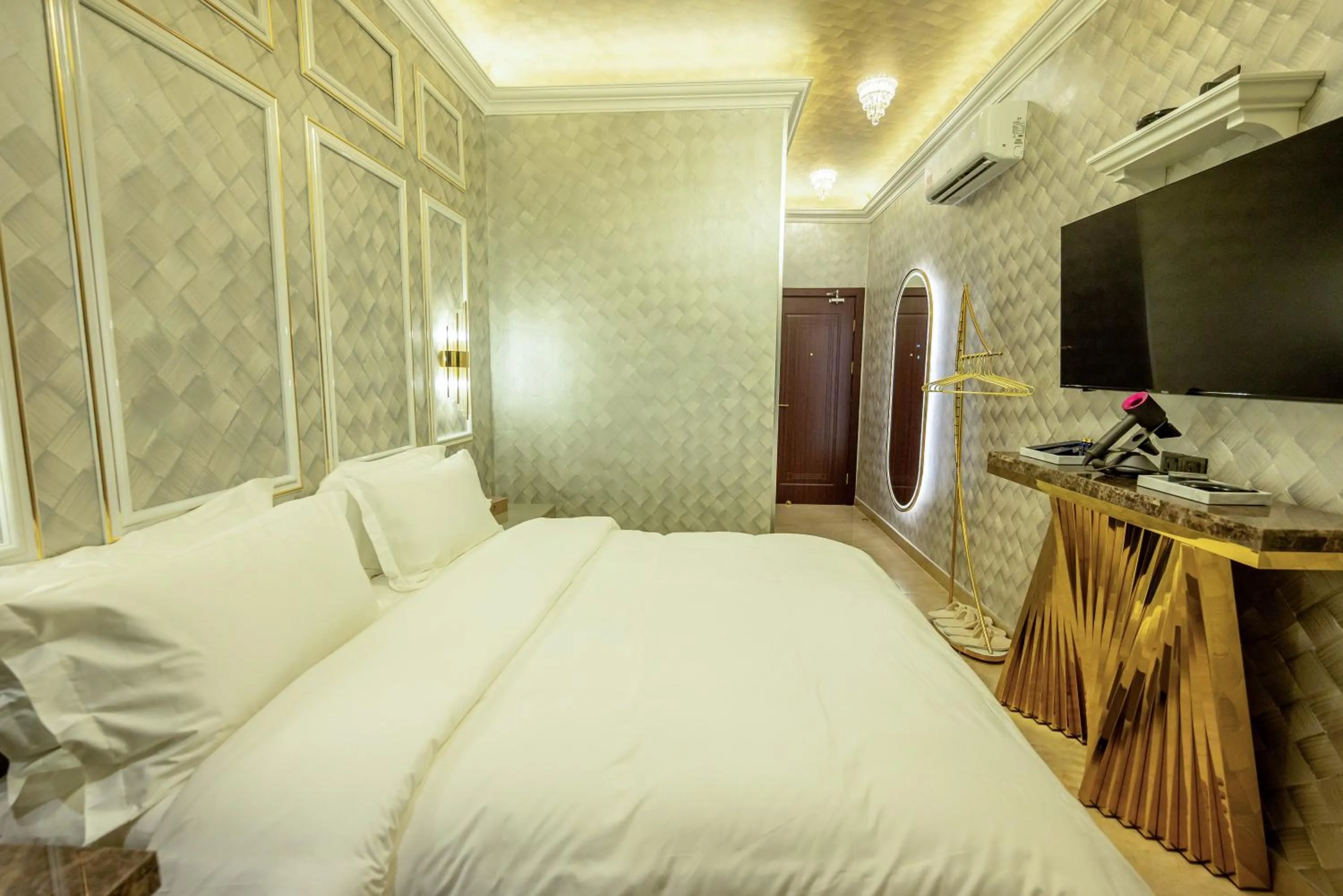 Bed in Ritz Residence, Imago Mall Loft B