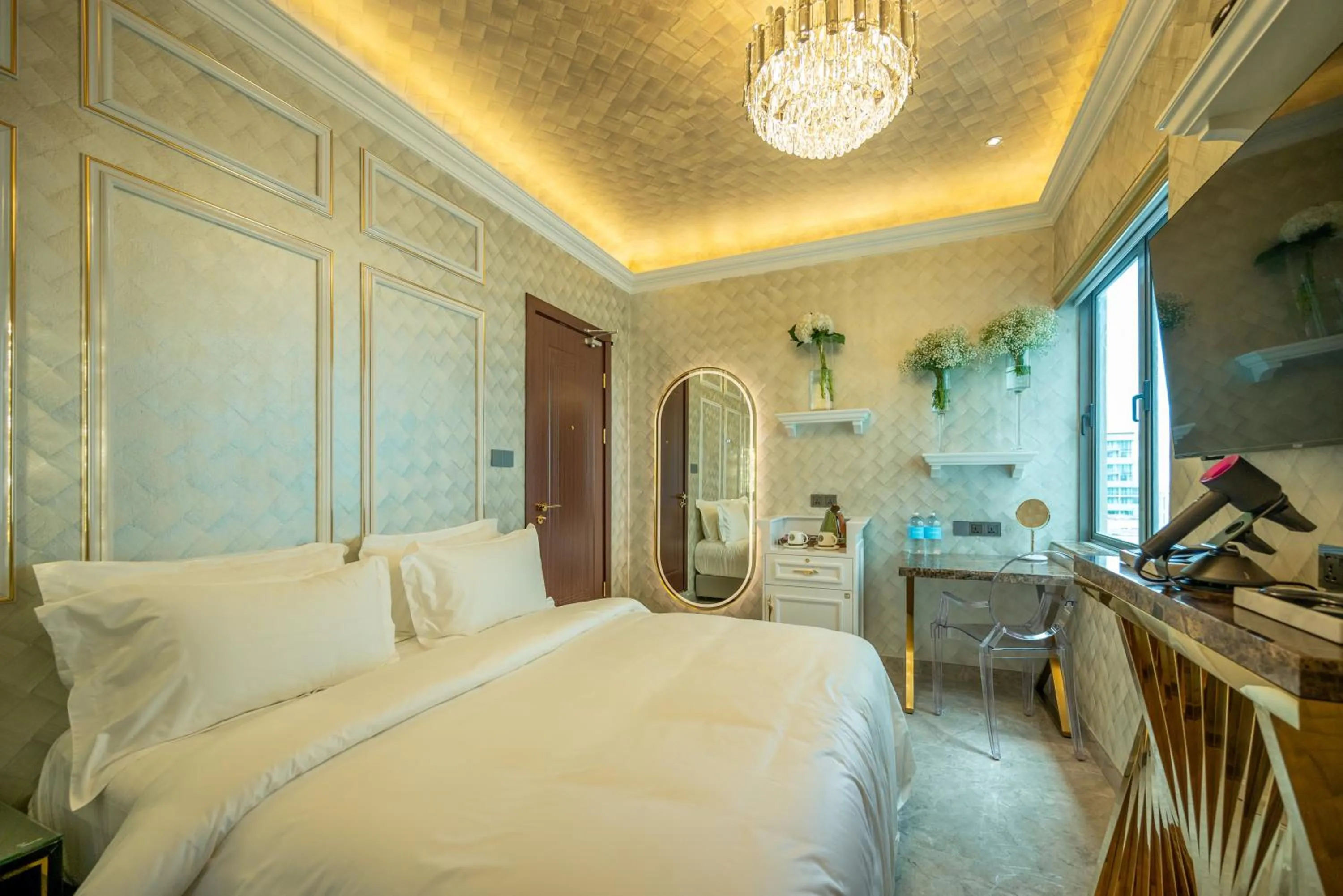 Bedroom, Bed in Ritz Residence, Imago Mall Loft B