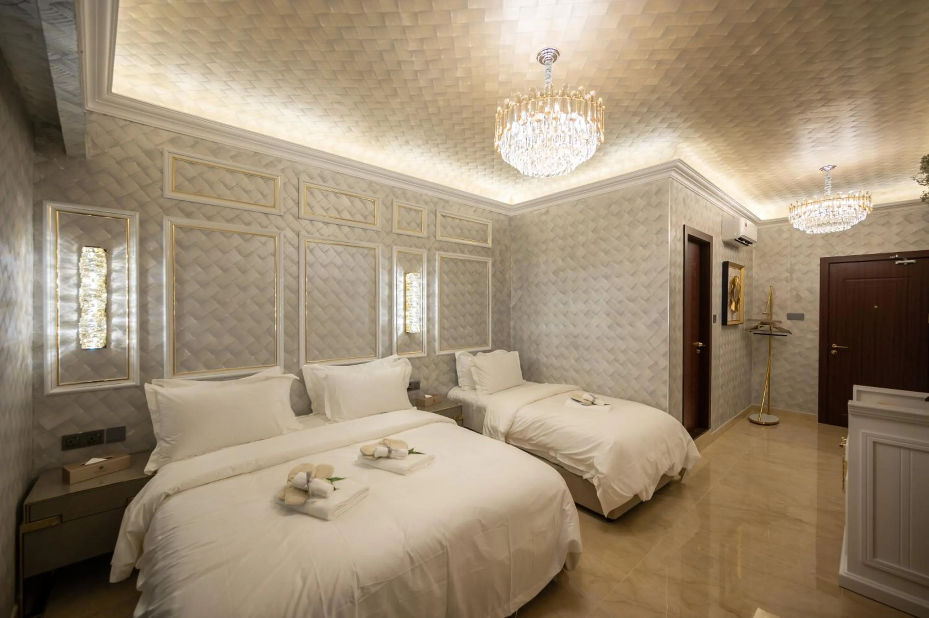 Photo of the whole room, Bed in Ritz Residence, Imago Mall Loft B