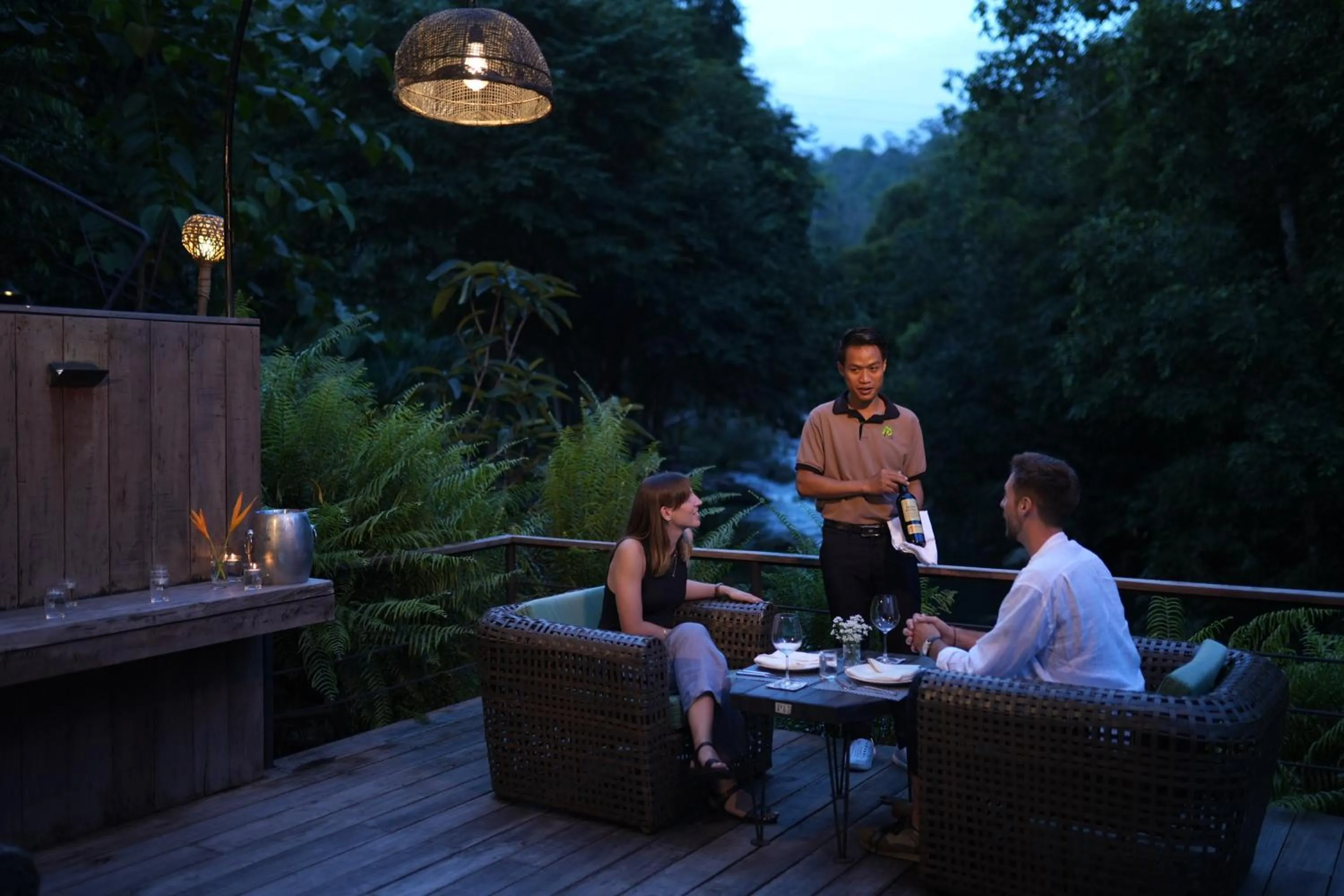 Restaurant/places to eat in Nampien Yorla Pa