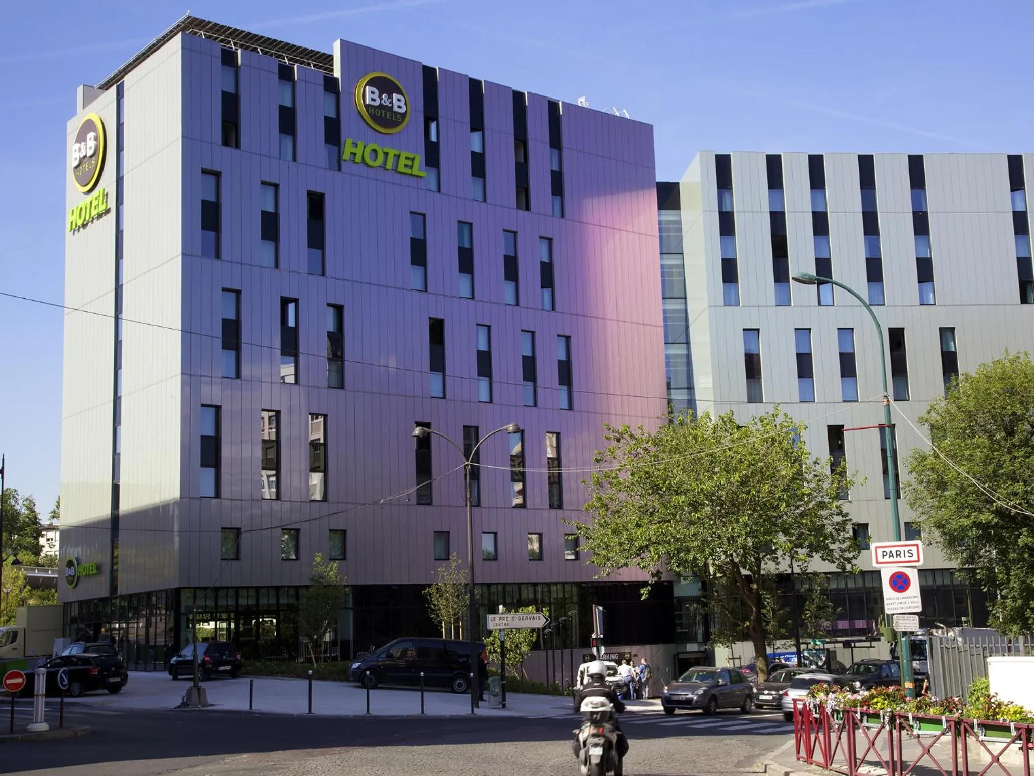 Property building in B&B HOTEL Paris Porte des Lilas
