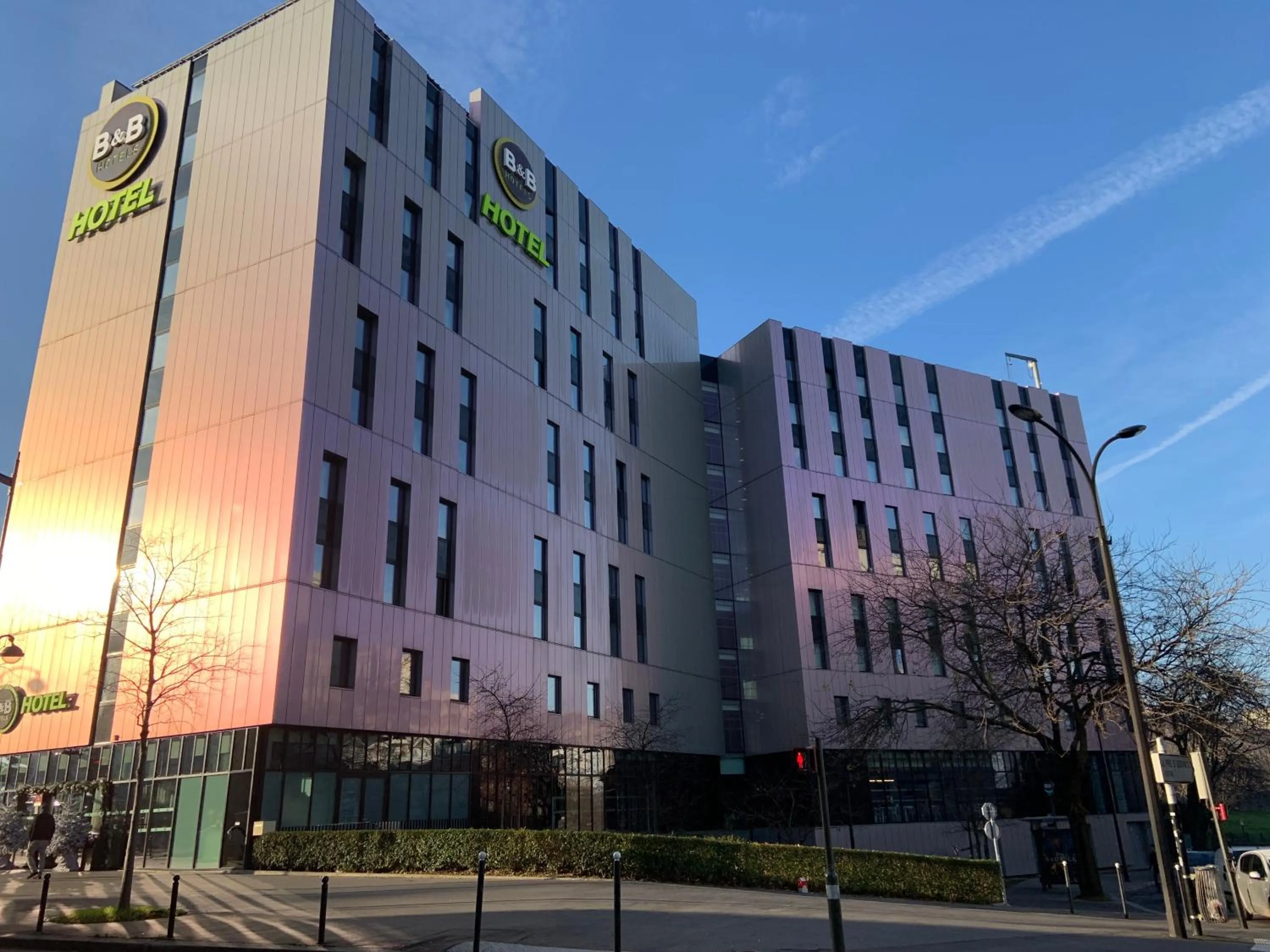 Property building in B&B HOTEL Paris Porte des Lilas