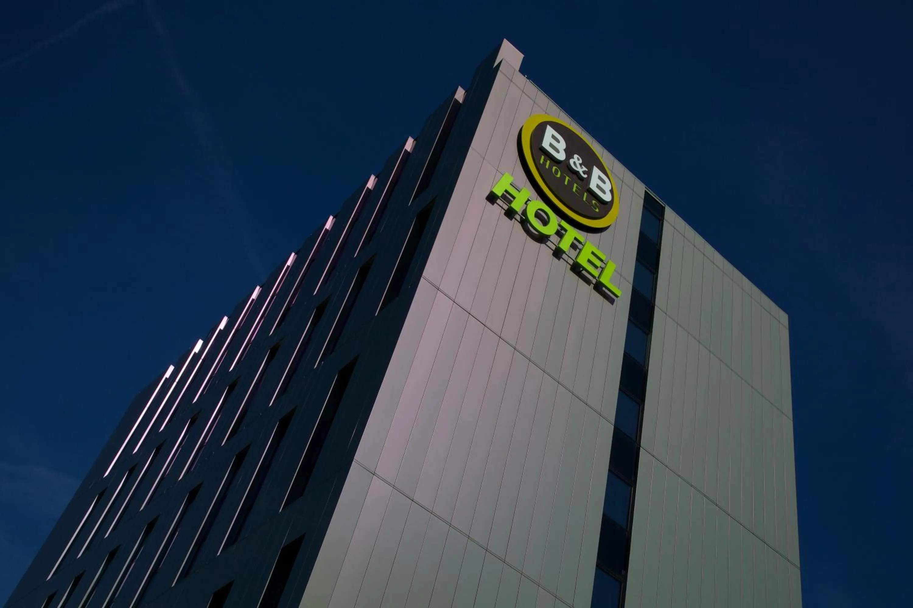 Property logo or sign in B&B HOTEL Paris Porte des Lilas