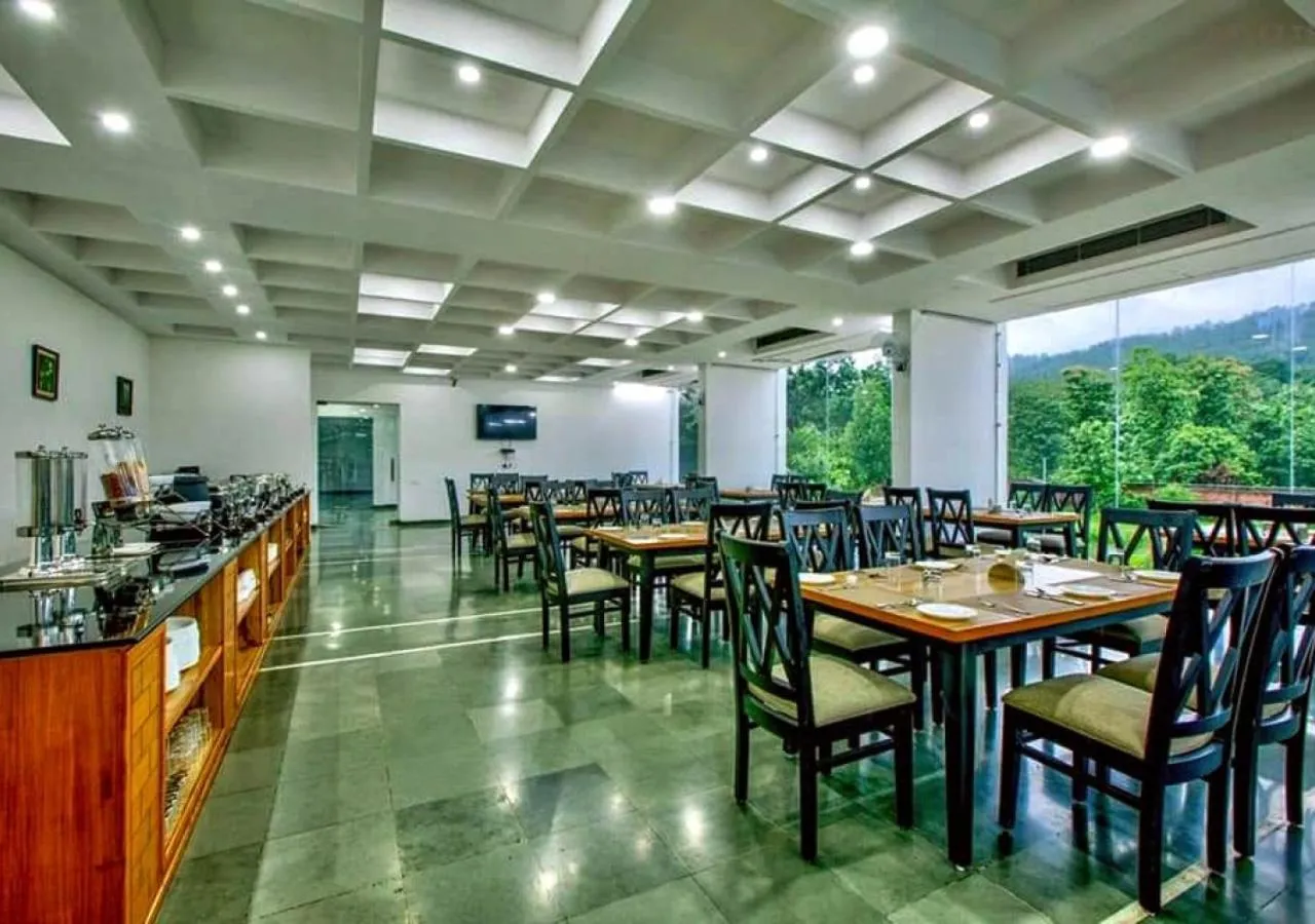 Restaurant/places to eat in The Cloyster Resort and Spa