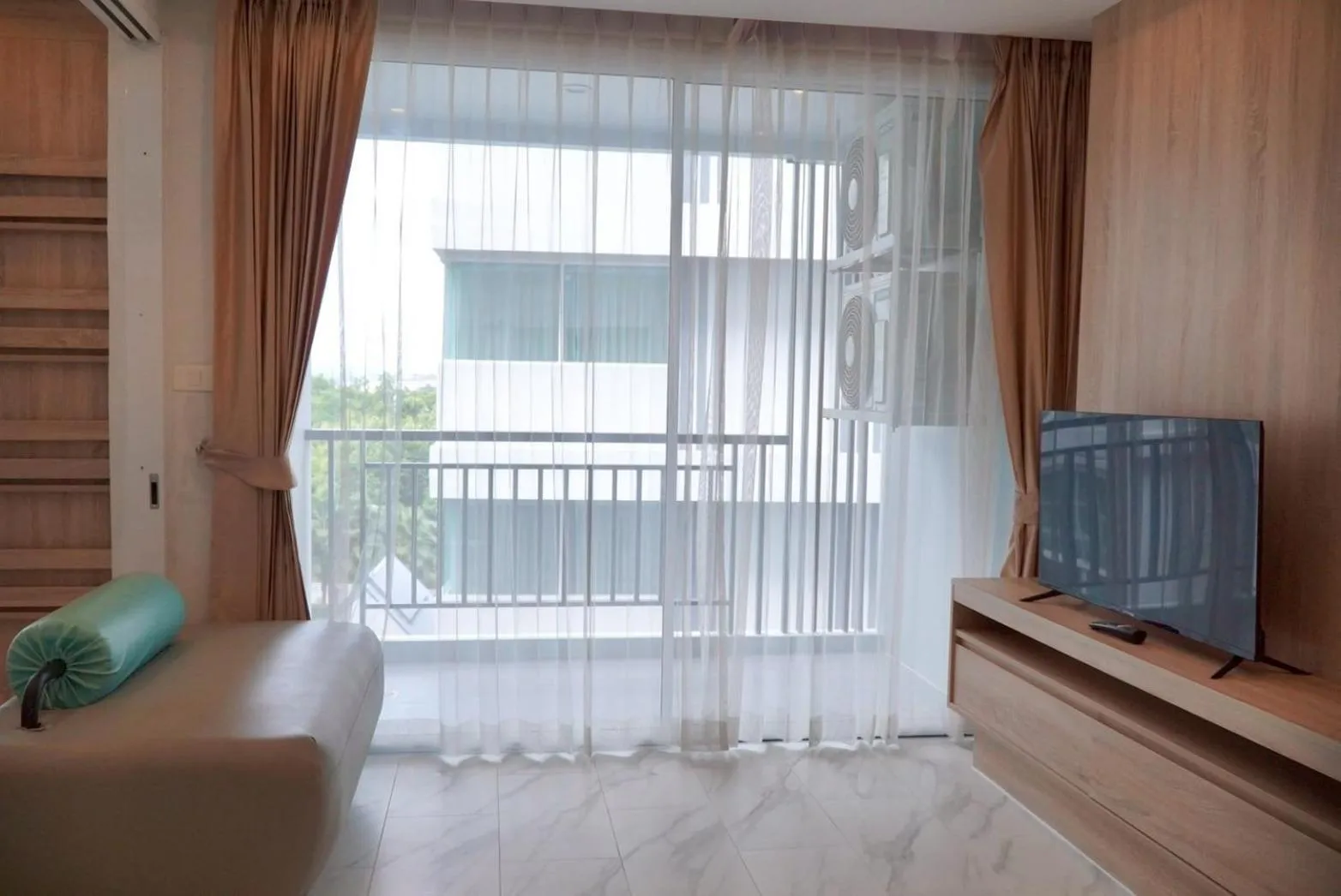 Photo of the whole room in D Eco Wellness Center