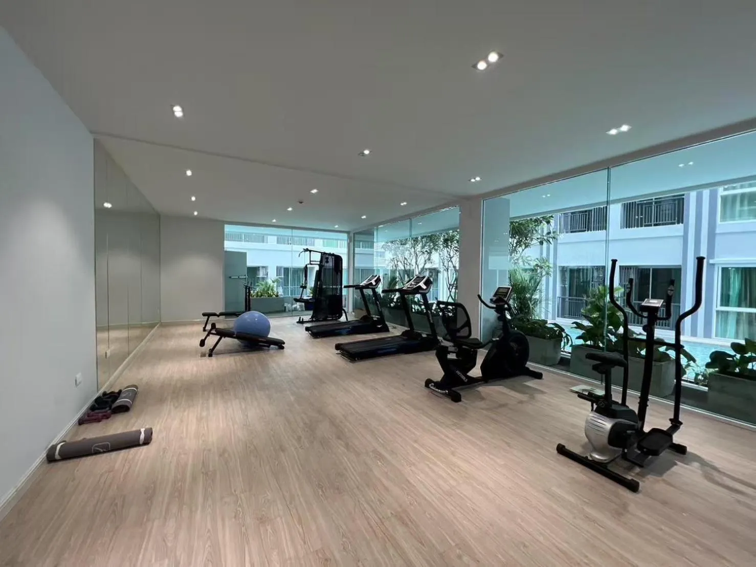 Fitness centre/facilities in D Eco Wellness Center