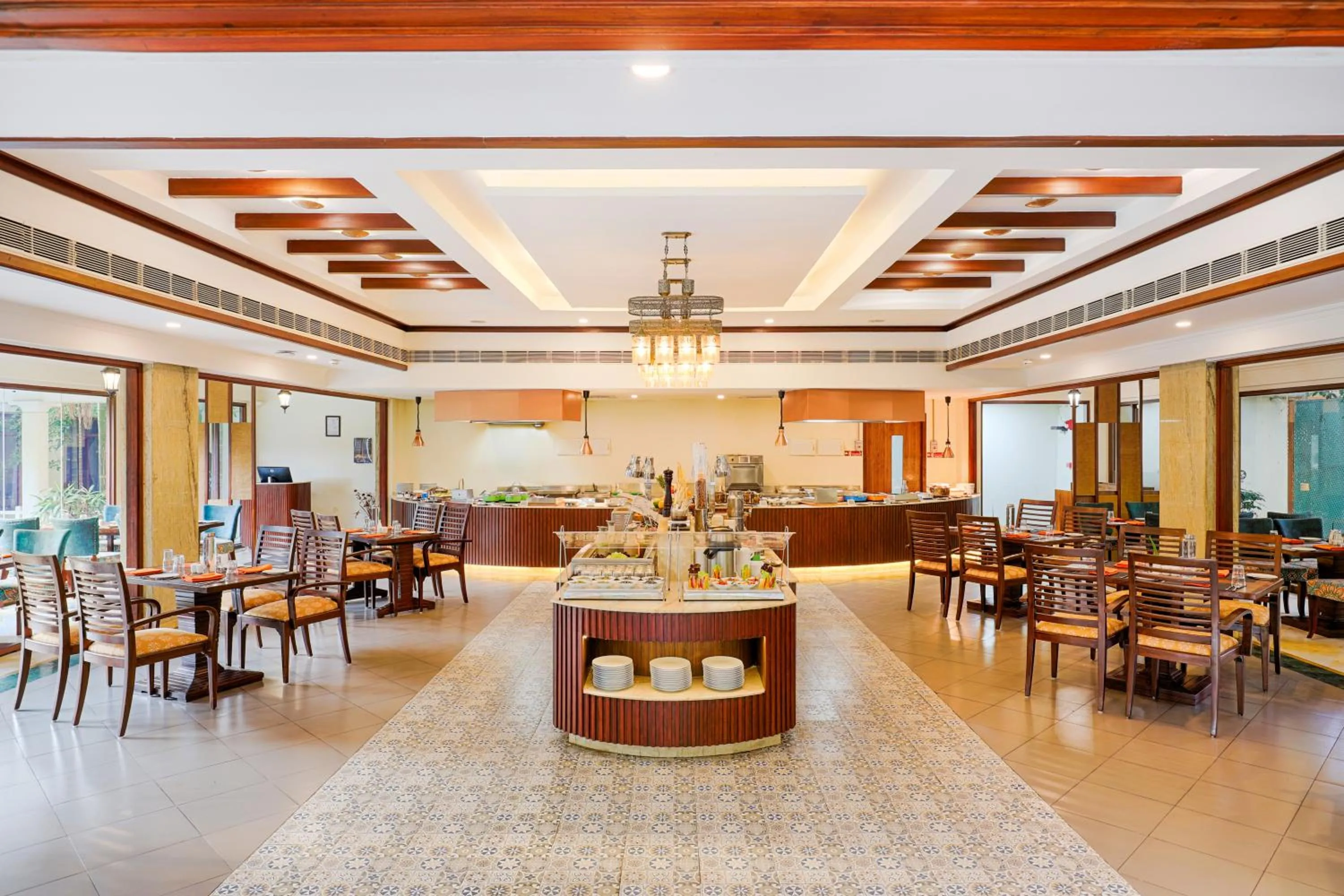 Restaurant/places to eat in Club Mahindra Golden Landmark, Mysuru