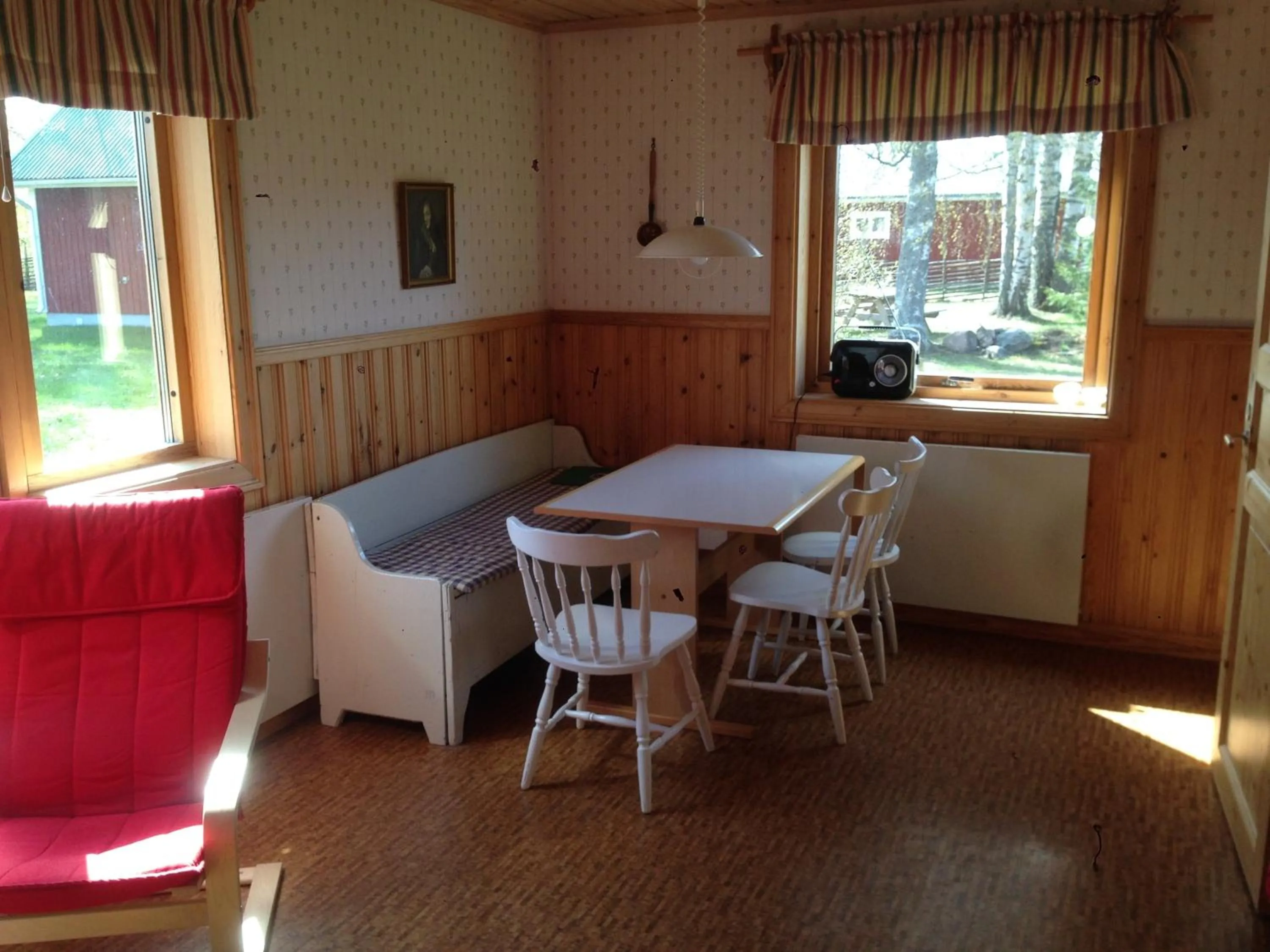 Dining area in Hansjö Stugby - Mickolavägen