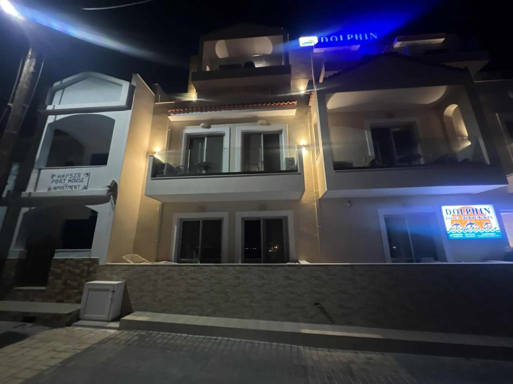 Dolphin Hotel Apartments