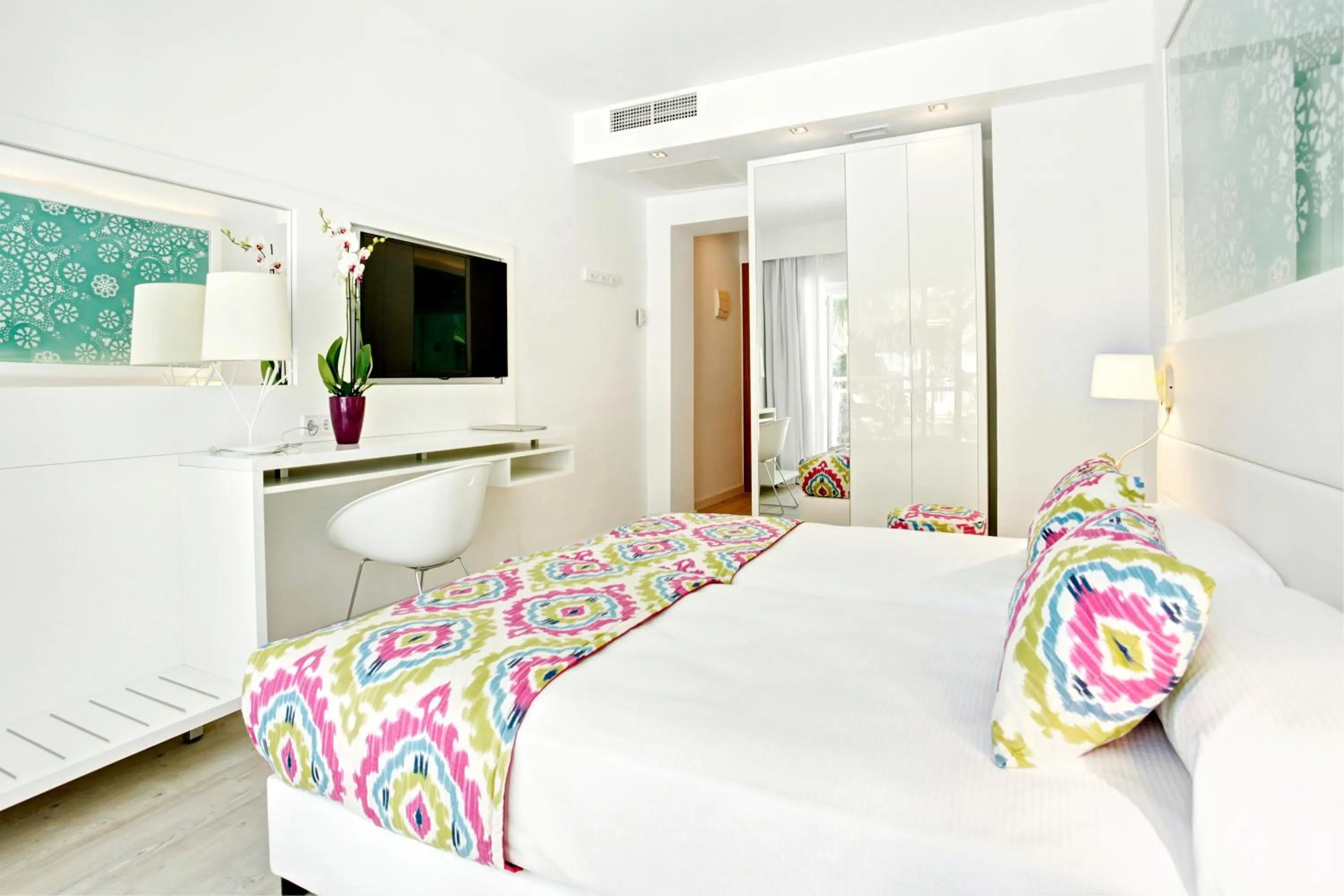 Decorative detail, Bed in Grupotel Ibiza Beach Resort - Adults Only