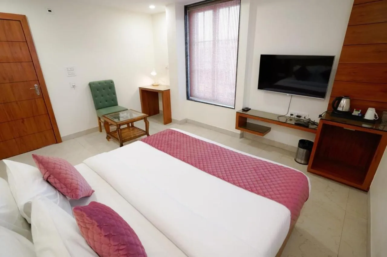Bed in Hotel Heera Residency