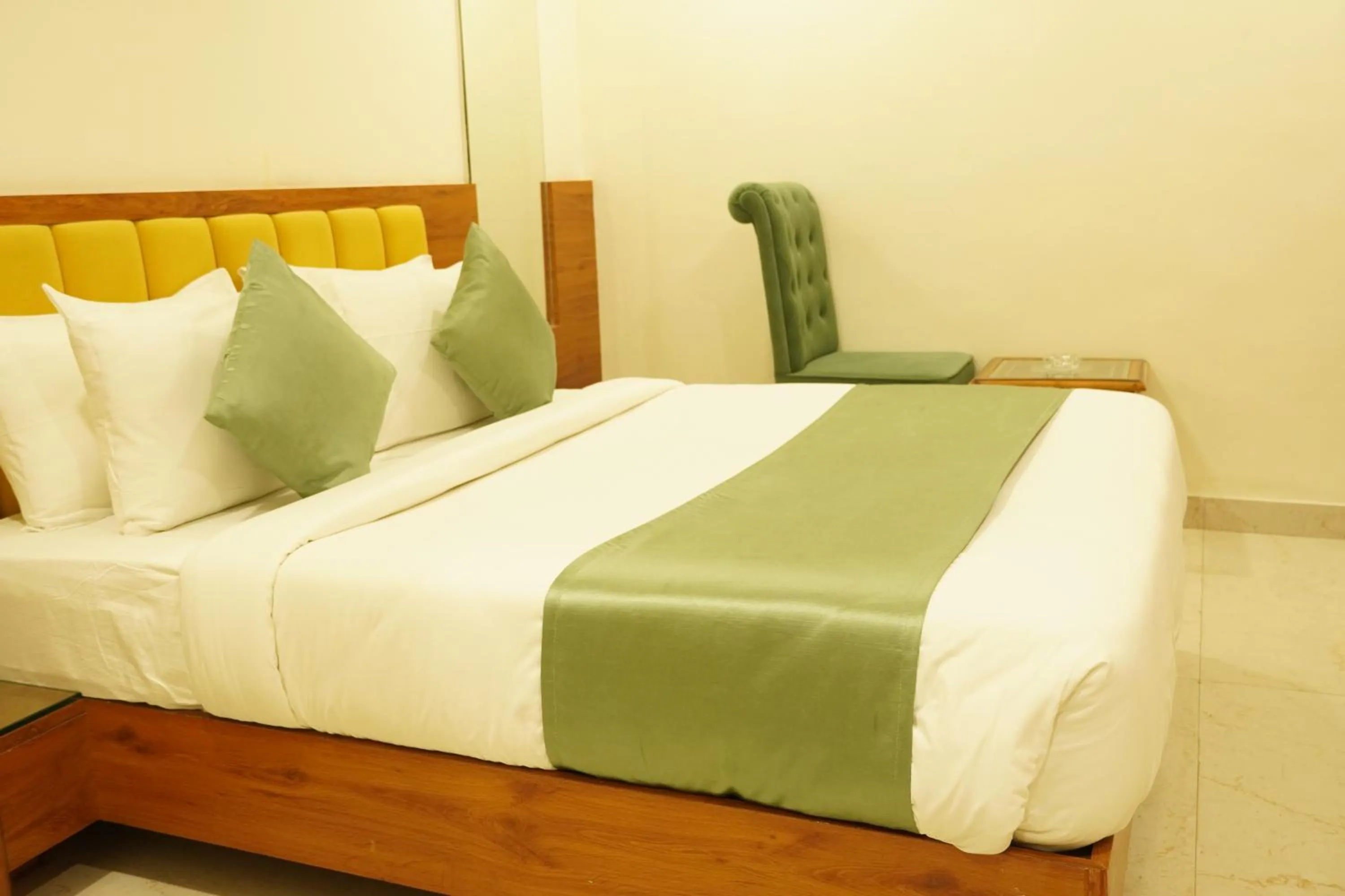 Bed in Hotel Heera Residency