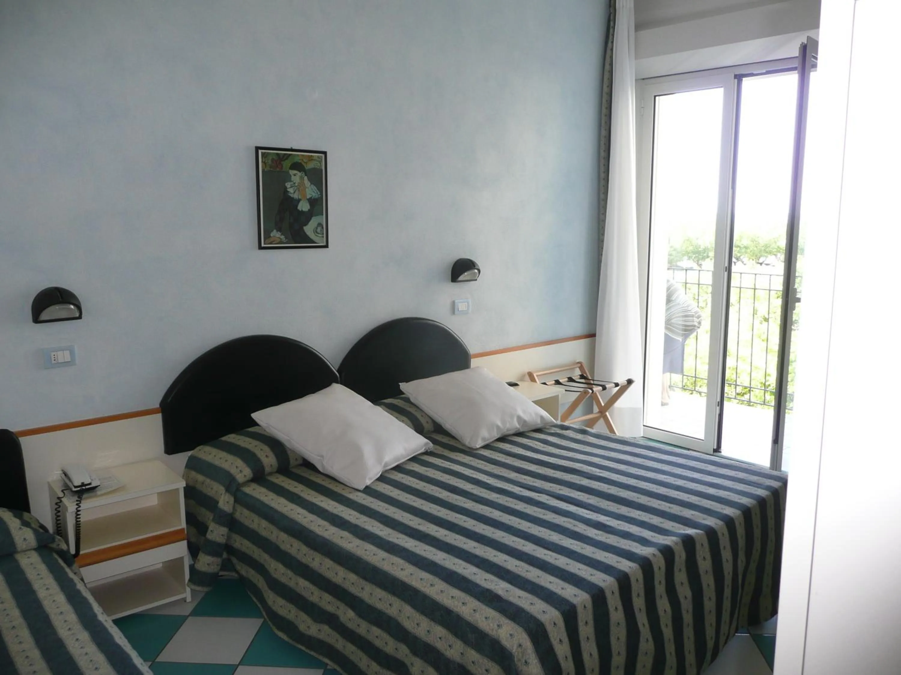 Photo of the whole room in Hotel Poker