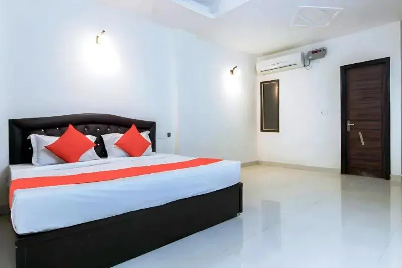 Economy Double Room - single occupancy in Krishna Cottage, Vrindavan Economy Double Room - single occupancy in Krishna Cottage, Vrindavan