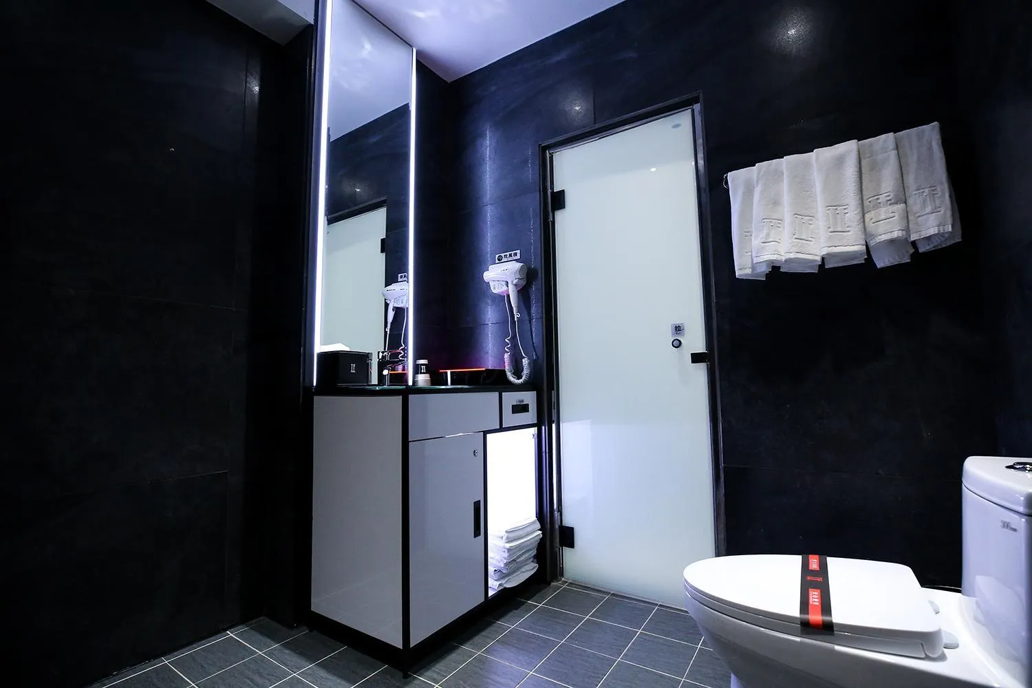 Bathroom in IF漫旅館 IF Motel