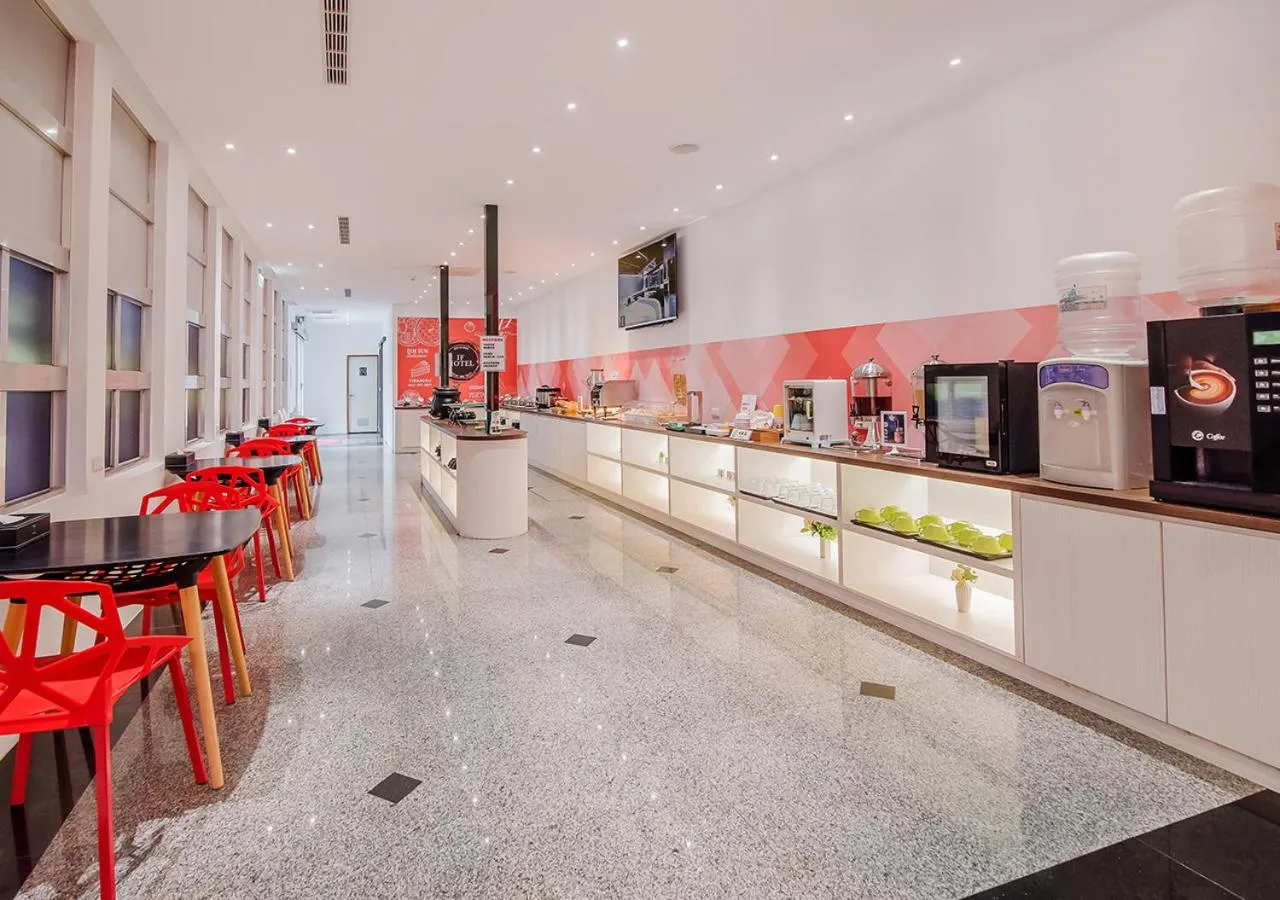 Restaurant/places to eat in IF漫旅館 IF Motel