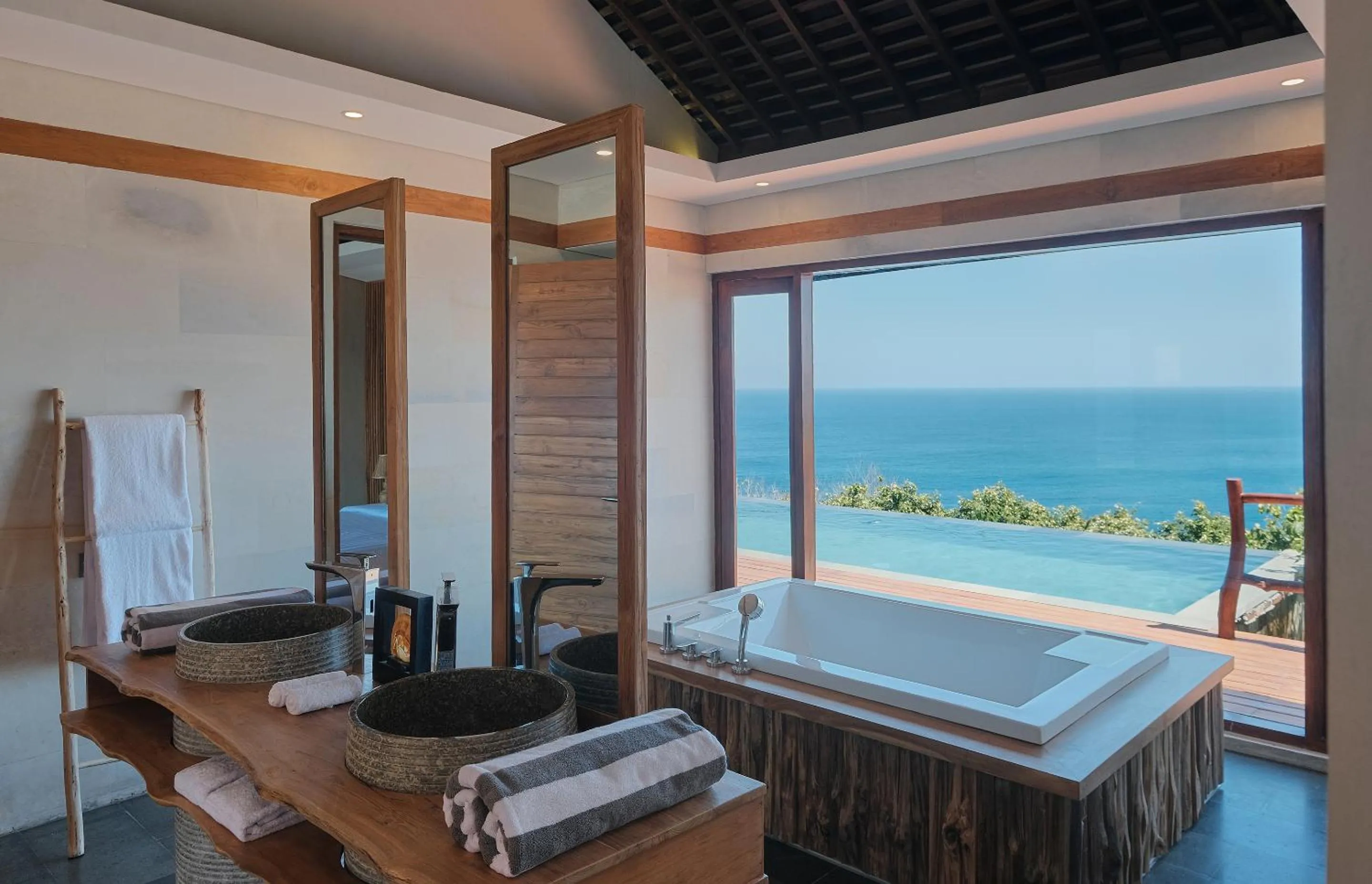 Bath in TUNAK Resort Lombok