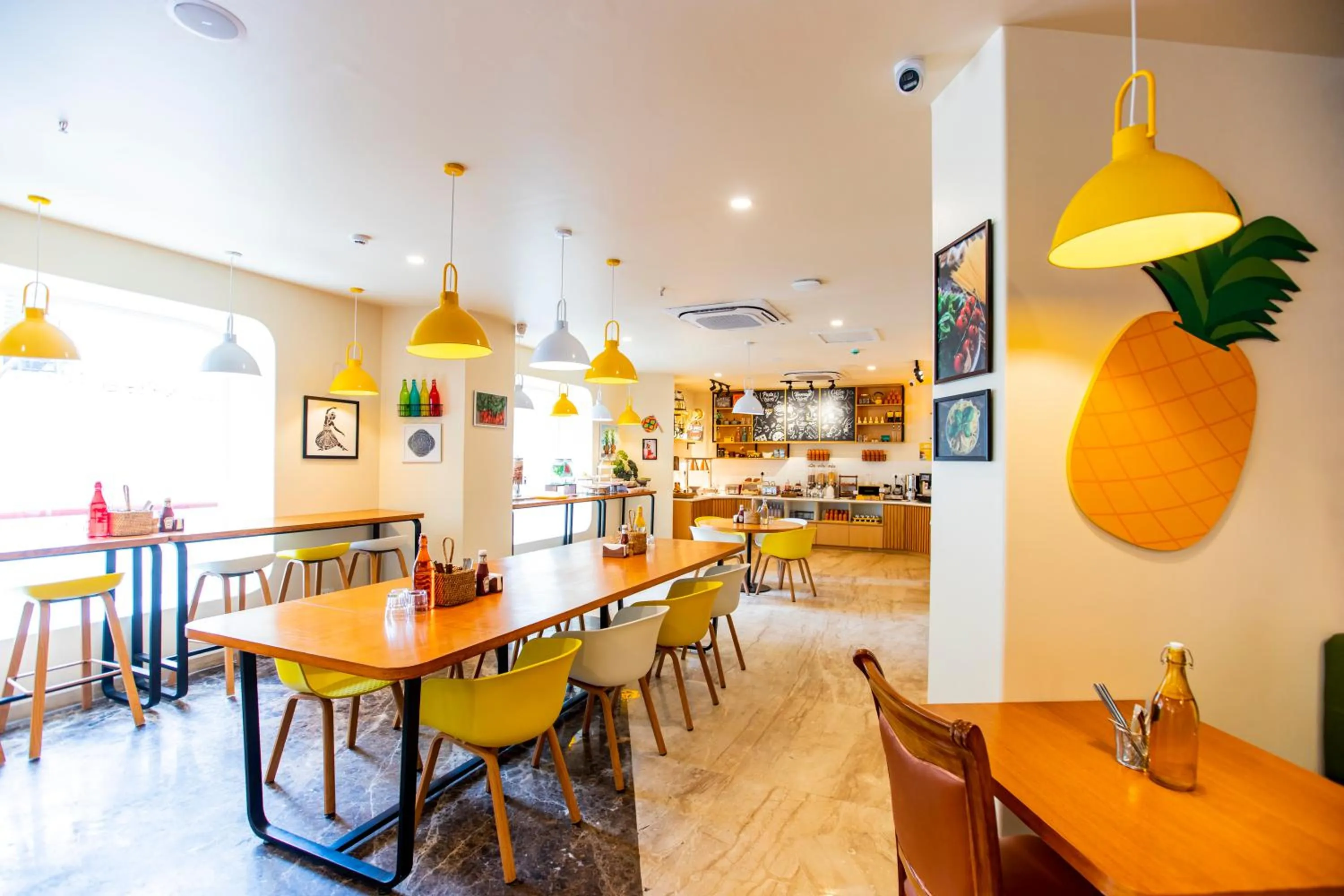 Restaurant/places to eat in Bloom Hub l Guindy