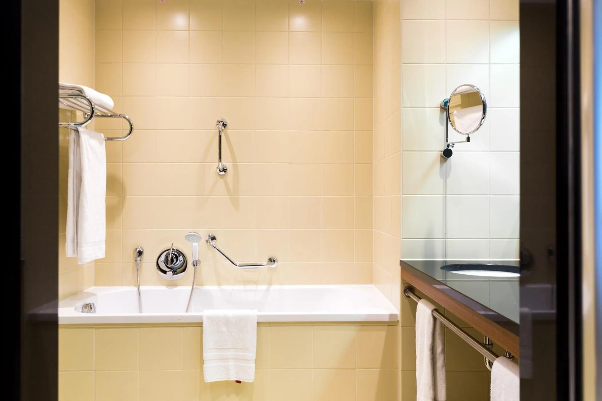 Bathroom in Pullman Eindhoven Cocagne