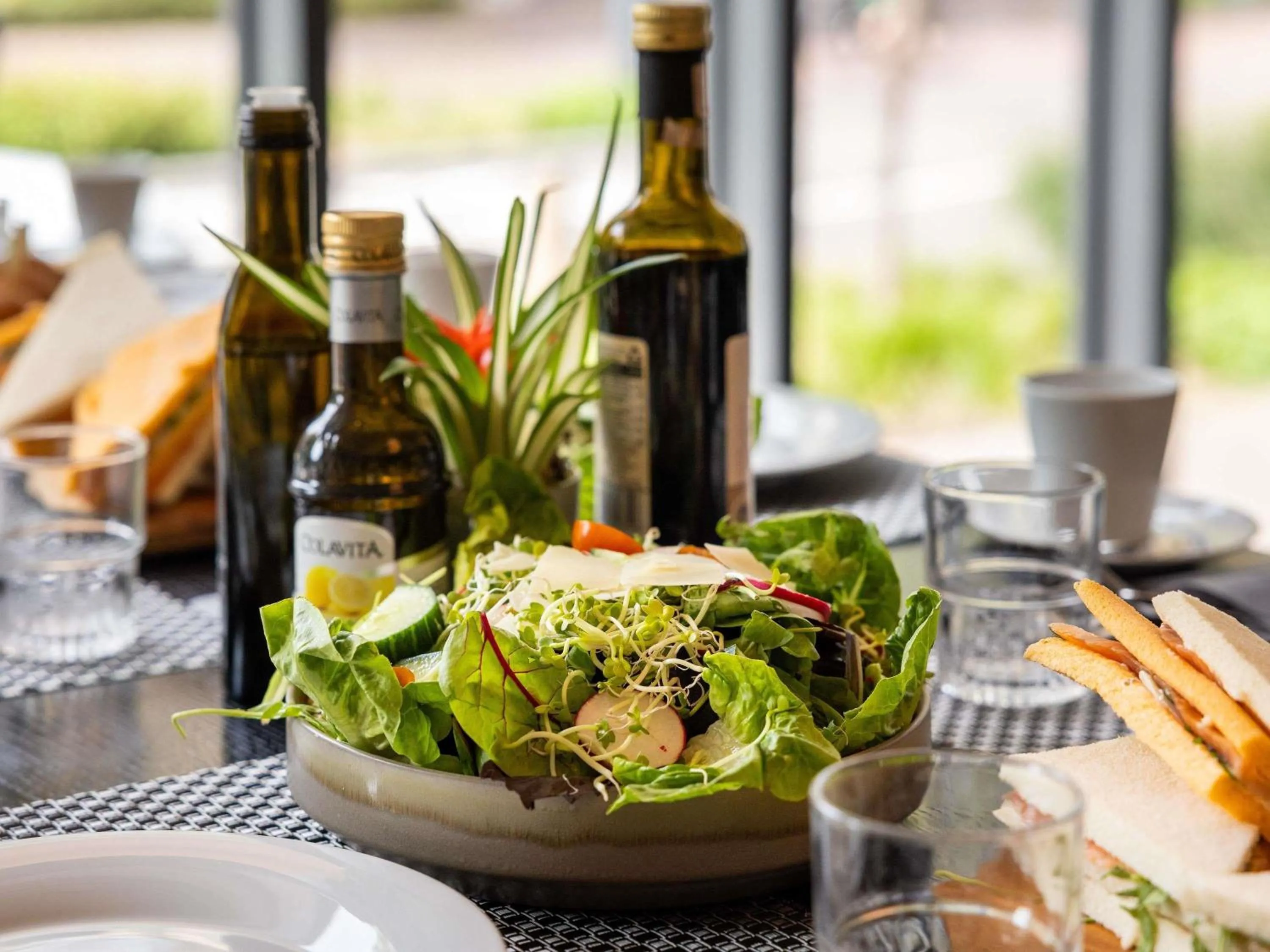 Restaurant/places to eat in Pullman Eindhoven Cocagne