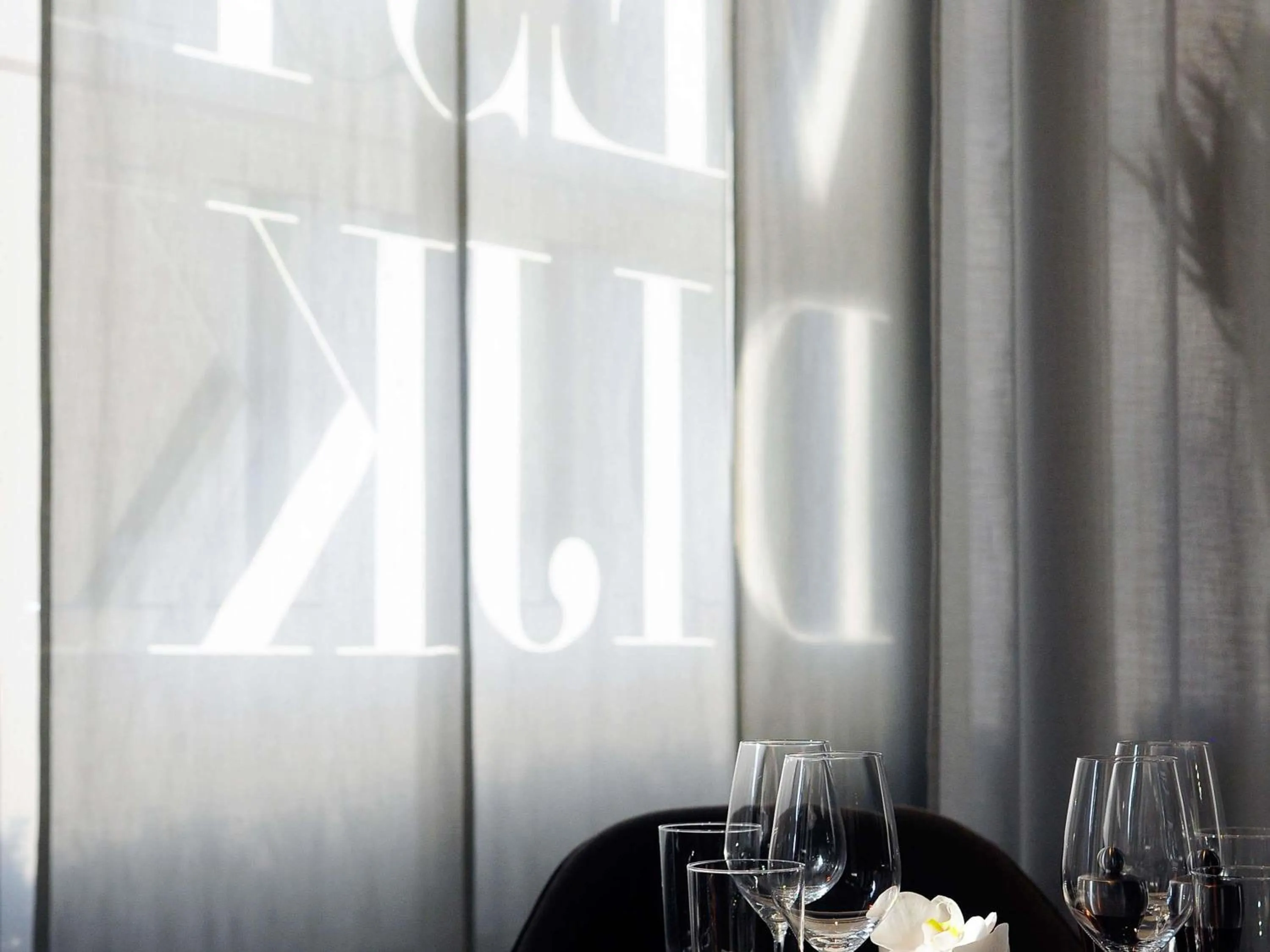 Restaurant/places to eat in Pullman Eindhoven Cocagne