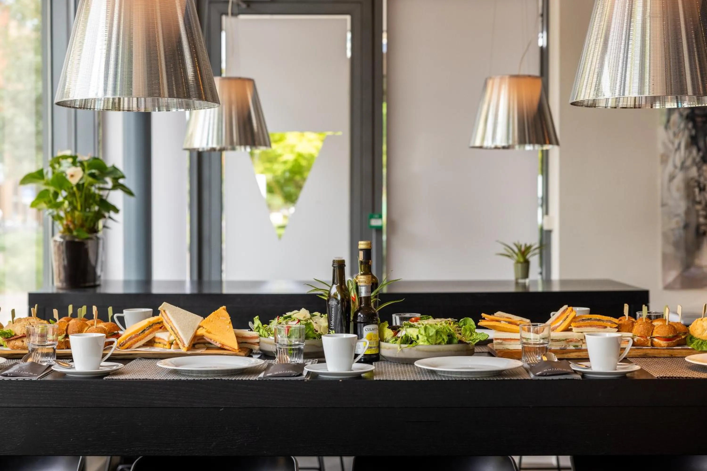 Restaurant/places to eat in Pullman Eindhoven Cocagne