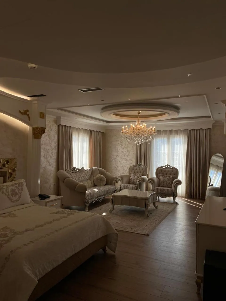 Shower, Bed in Hotel Eiffel