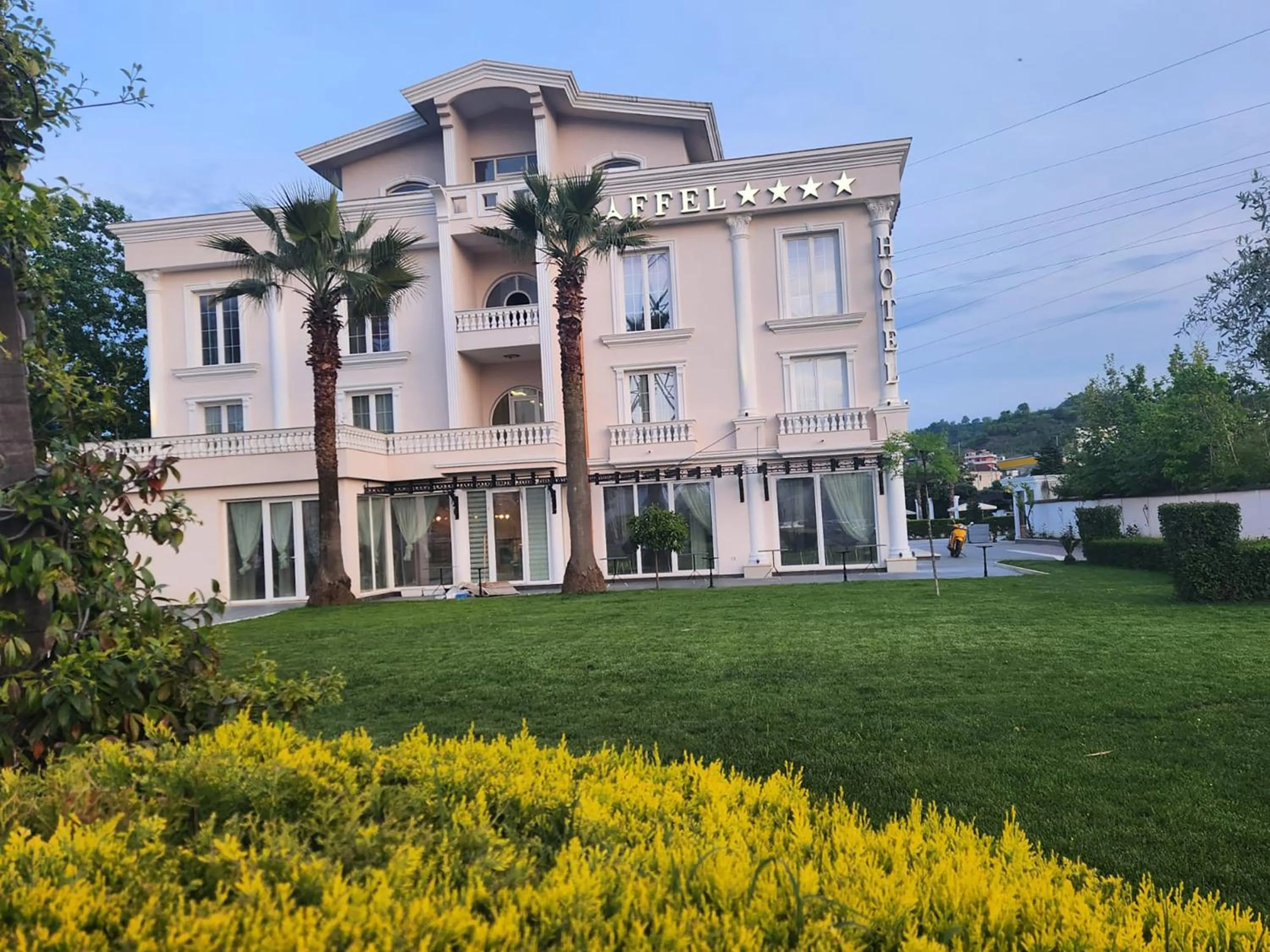 Property building in Hotel Eiffel