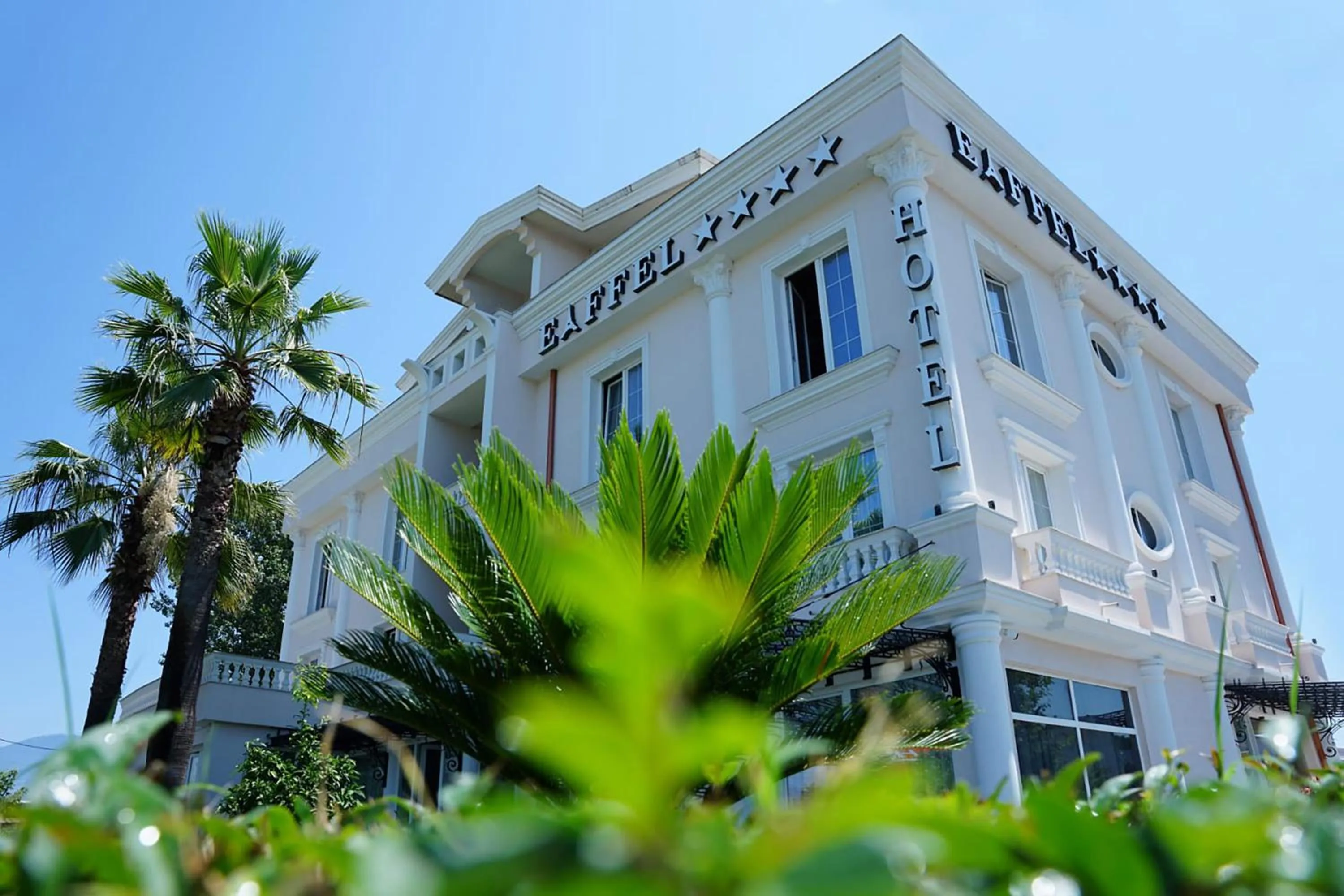 Property building in Hotel Eiffel